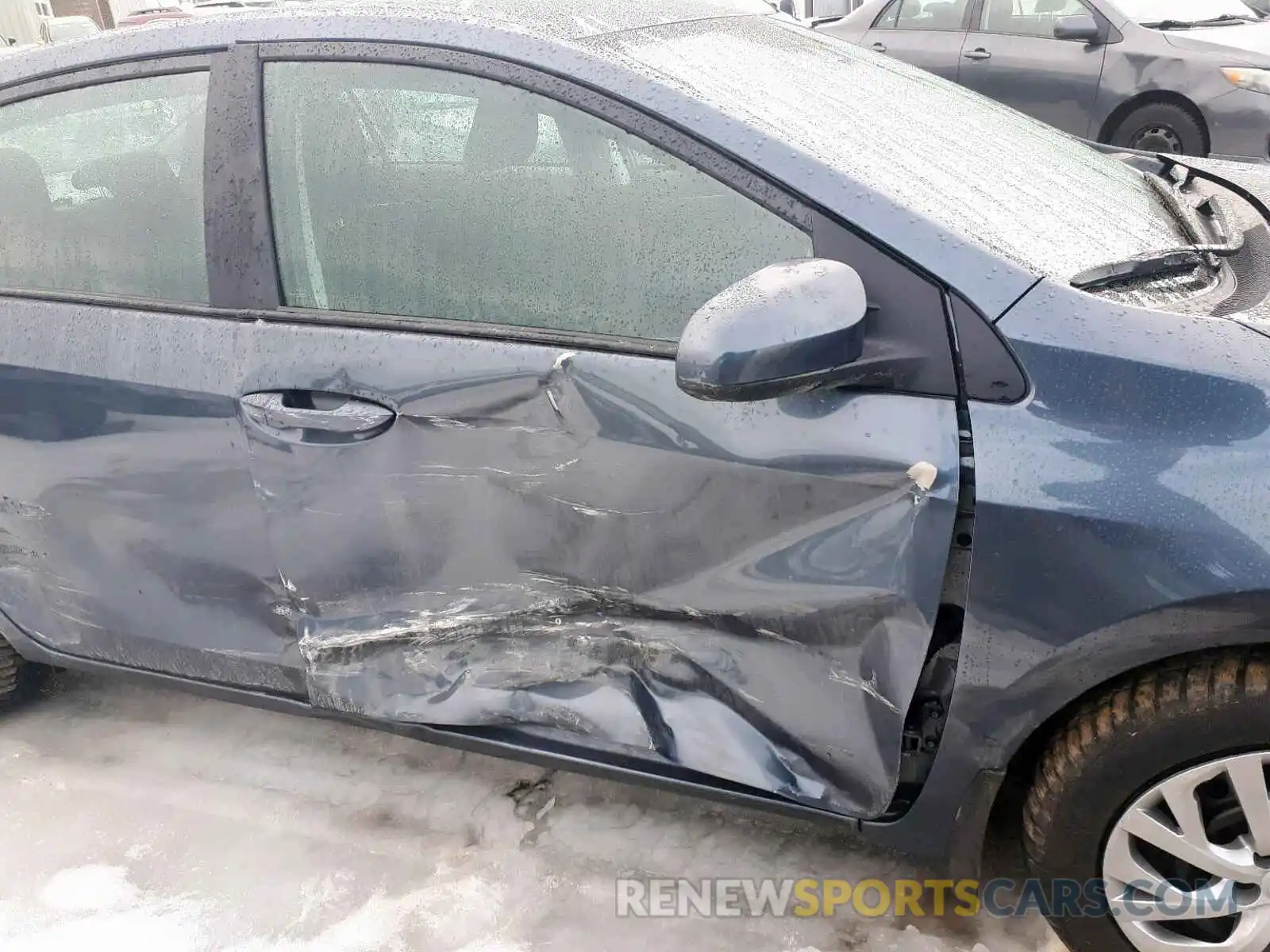9 Photograph of a damaged car 2T1BURHE2KC133692 TOYOTA COROLLA 2019