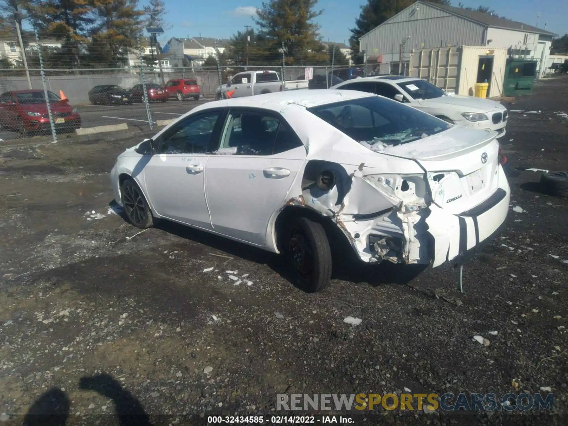 3 Photograph of a damaged car 2T1BURHE2KC135023 TOYOTA COROLLA 2019