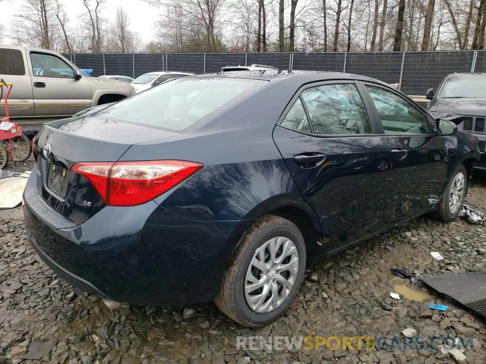 4 Photograph of a damaged car 2T1BURHE2KC135779 TOYOTA COROLLA 2019