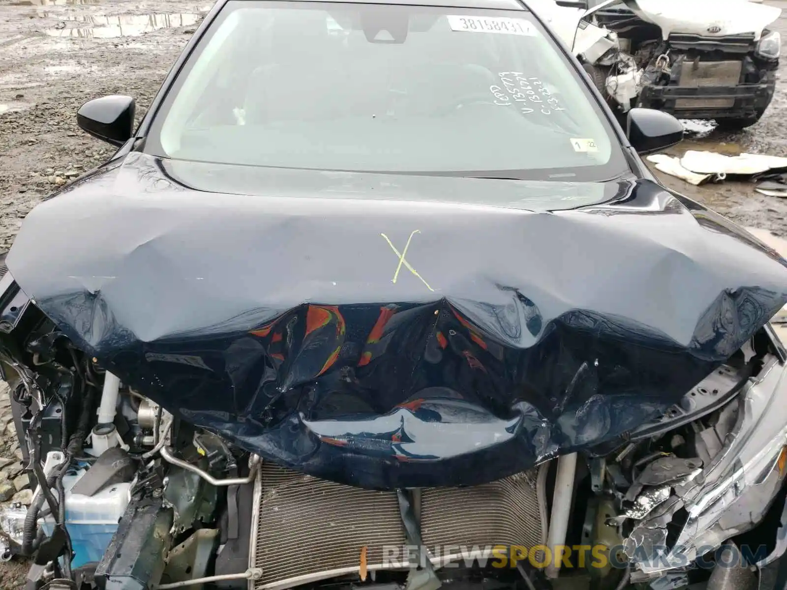 7 Photograph of a damaged car 2T1BURHE2KC135779 TOYOTA COROLLA 2019