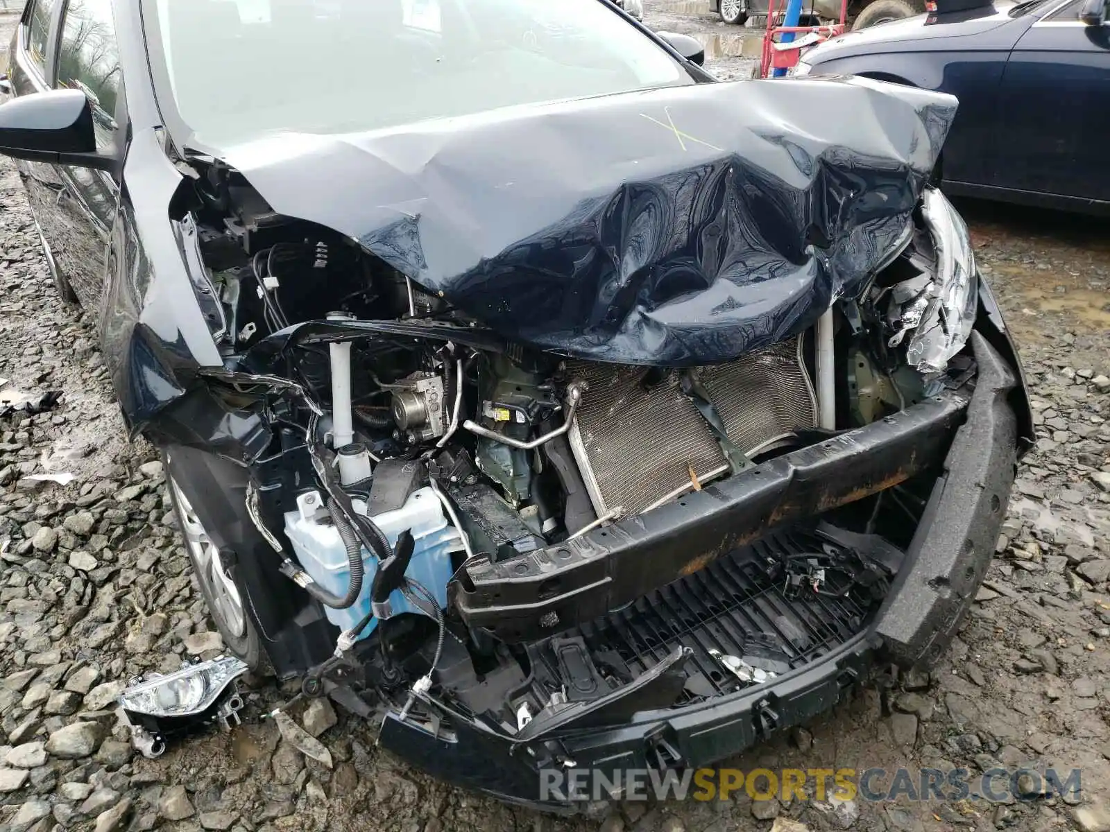 9 Photograph of a damaged car 2T1BURHE2KC135779 TOYOTA COROLLA 2019
