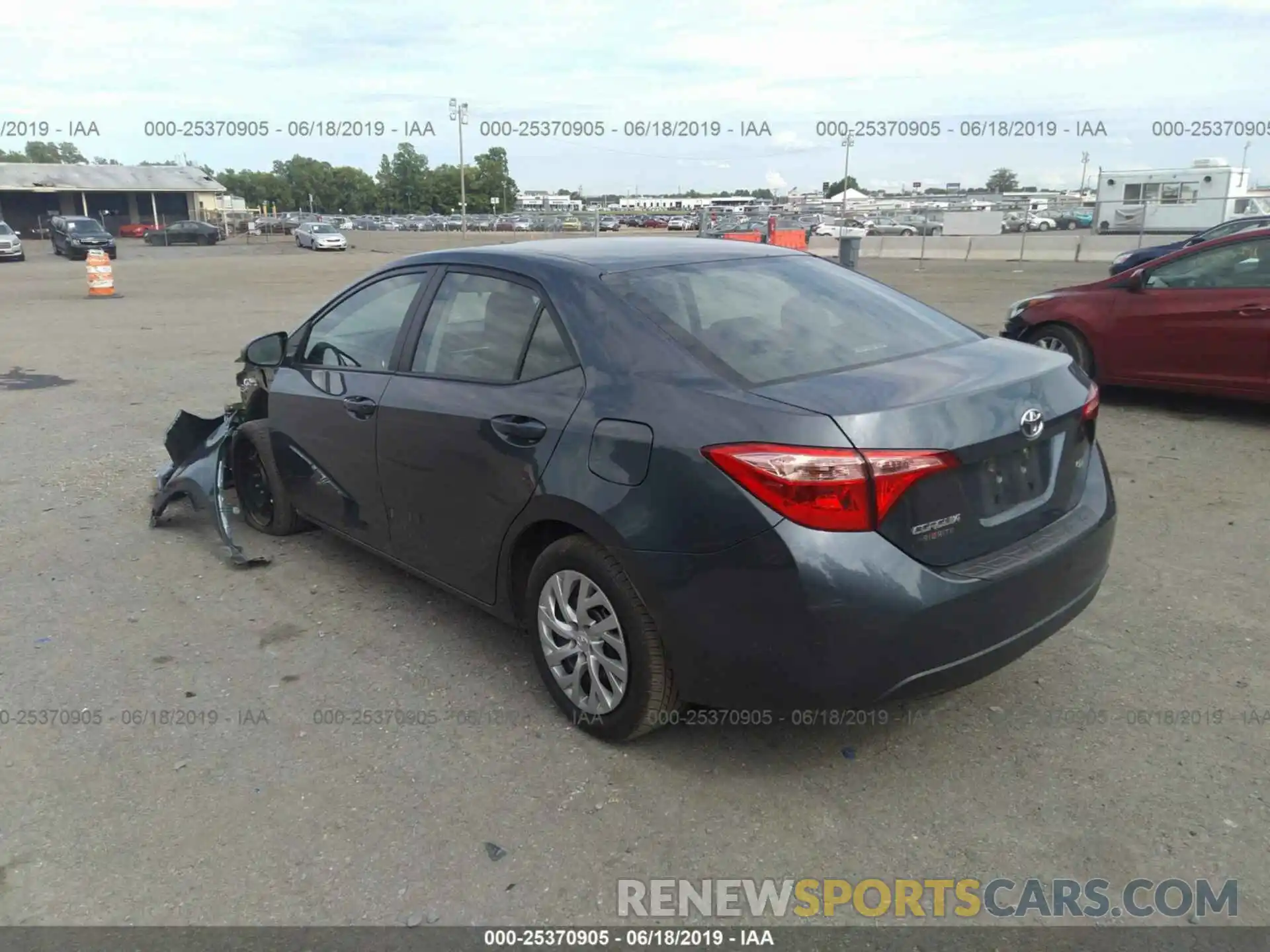 3 Photograph of a damaged car 2T1BURHE2KC135927 TOYOTA COROLLA 2019