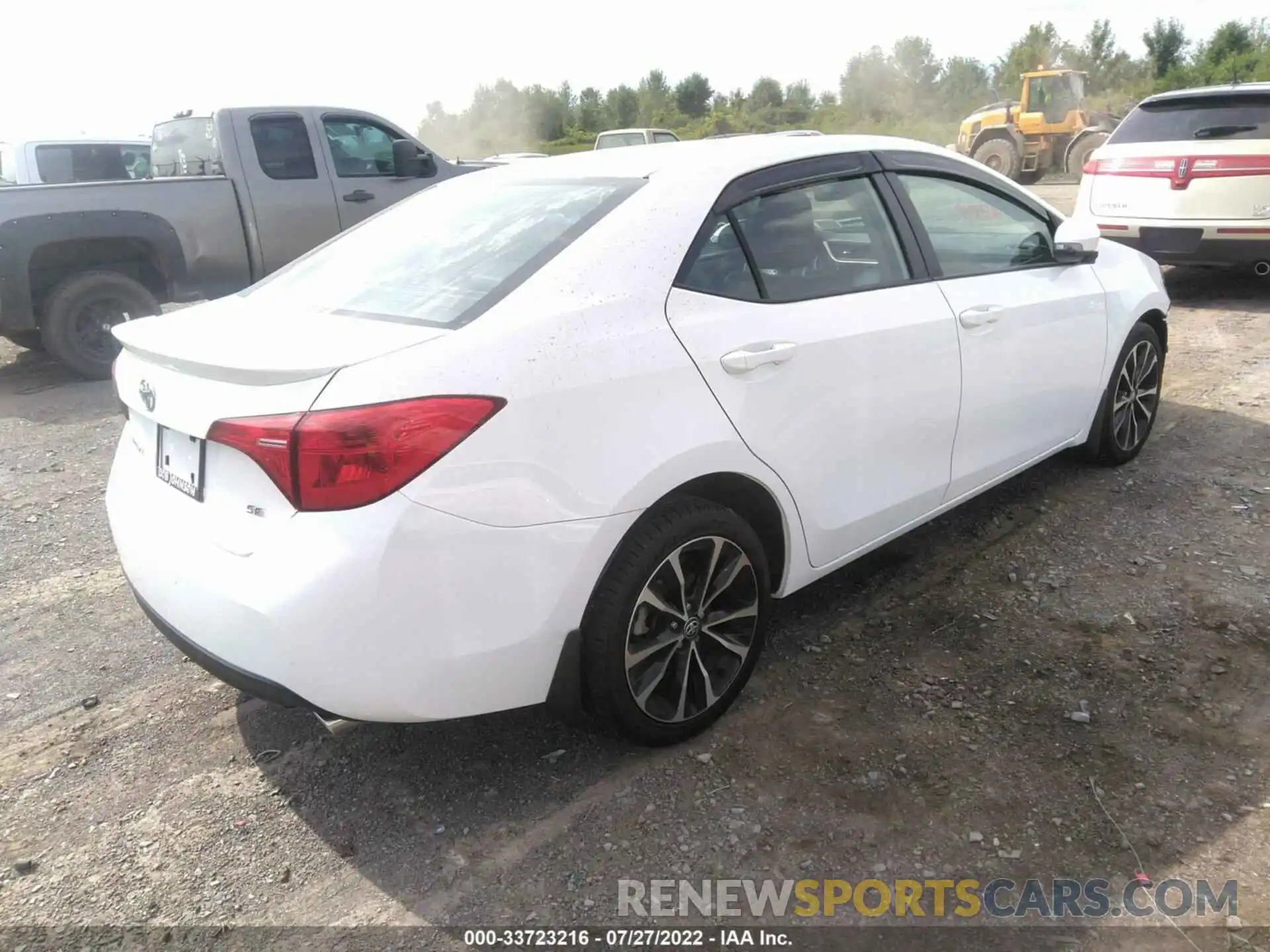 4 Photograph of a damaged car 2T1BURHE2KC136253 TOYOTA COROLLA 2019