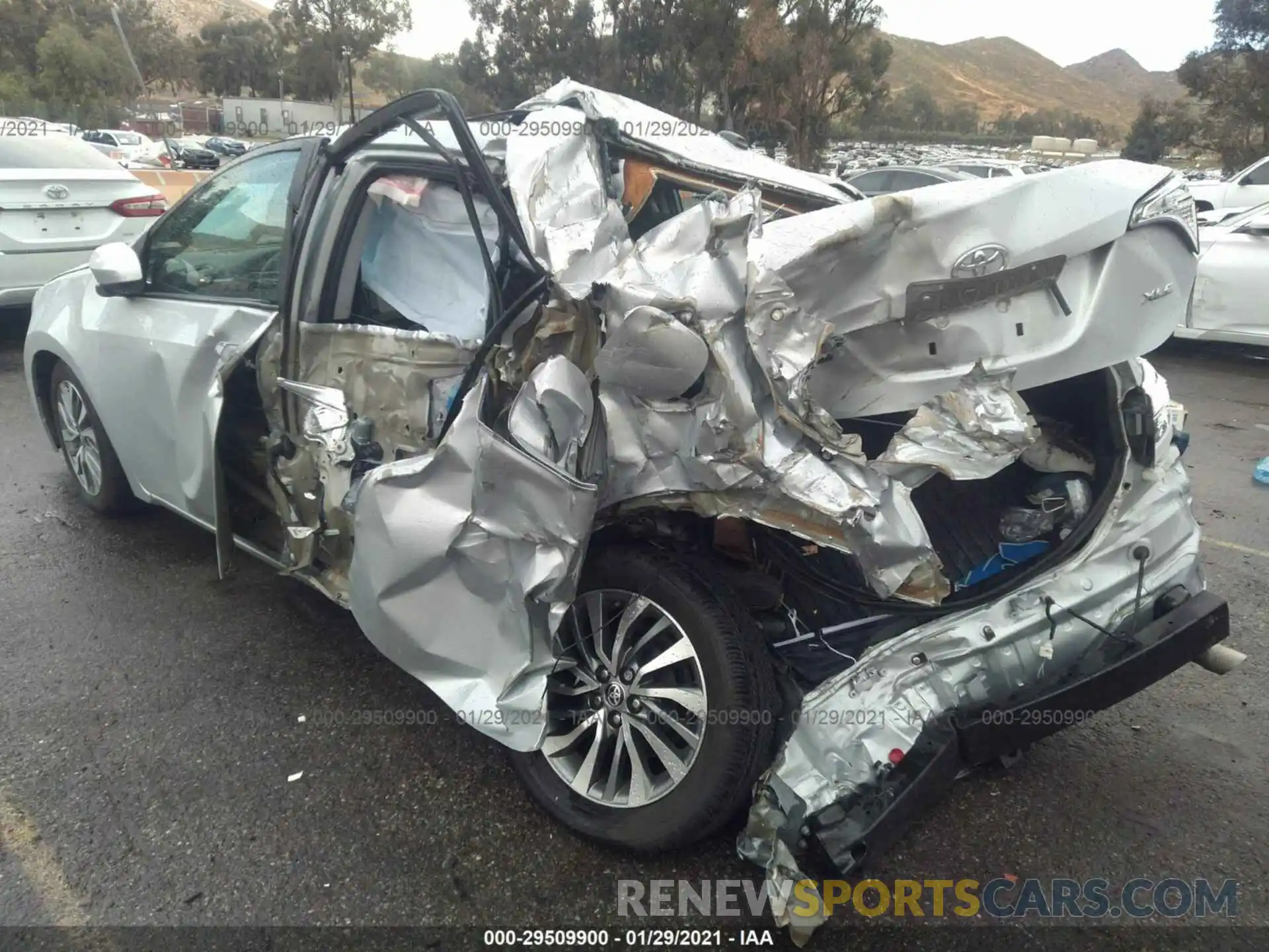 3 Photograph of a damaged car 2T1BURHE2KC136558 TOYOTA COROLLA 2019