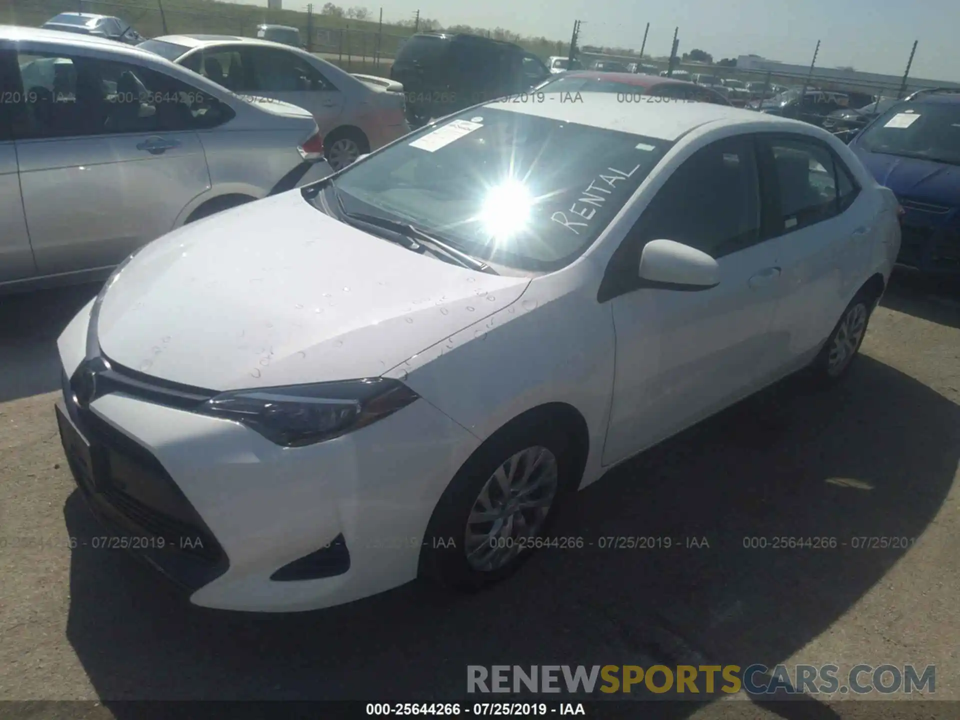 2 Photograph of a damaged car 2T1BURHE2KC136608 TOYOTA COROLLA 2019