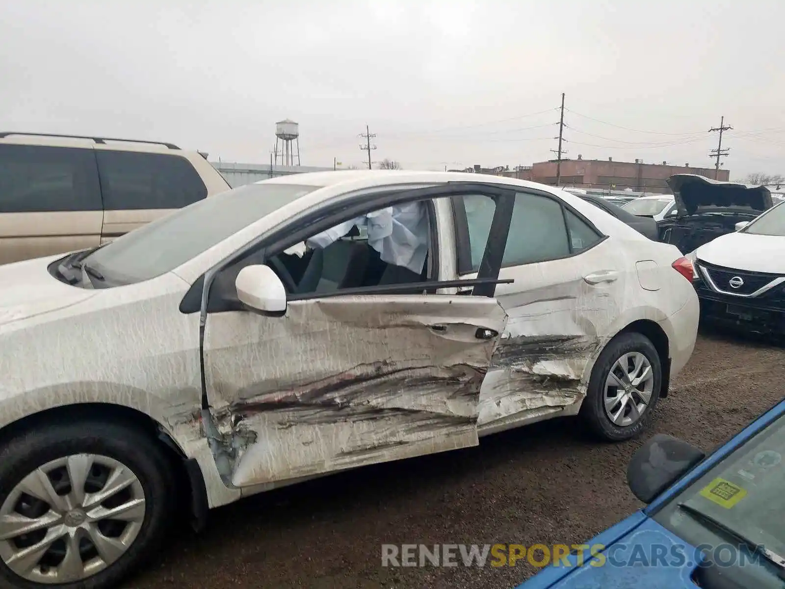 9 Photograph of a damaged car 2T1BURHE2KC136690 TOYOTA COROLLA 2019