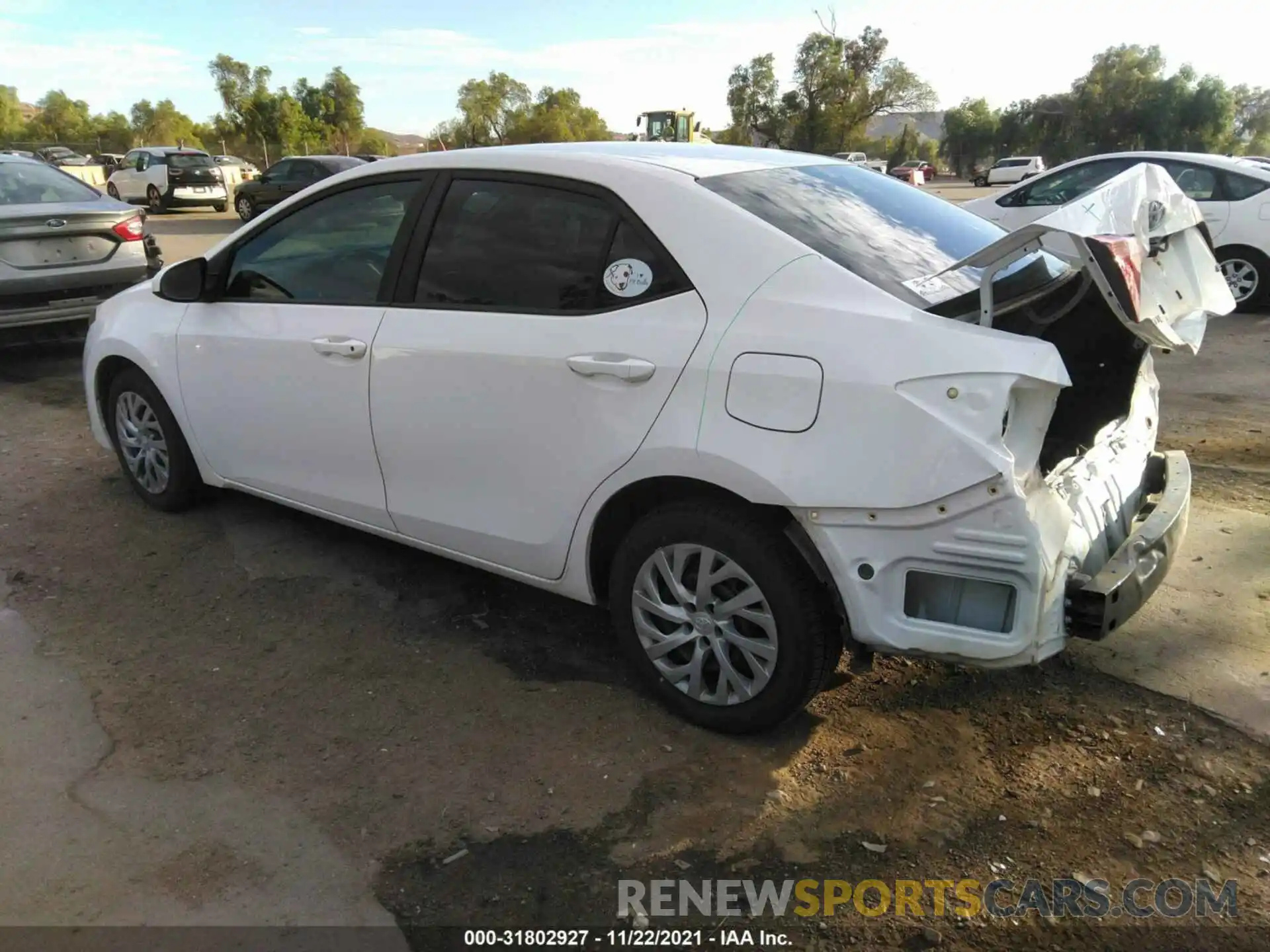 3 Photograph of a damaged car 2T1BURHE2KC137192 TOYOTA COROLLA 2019