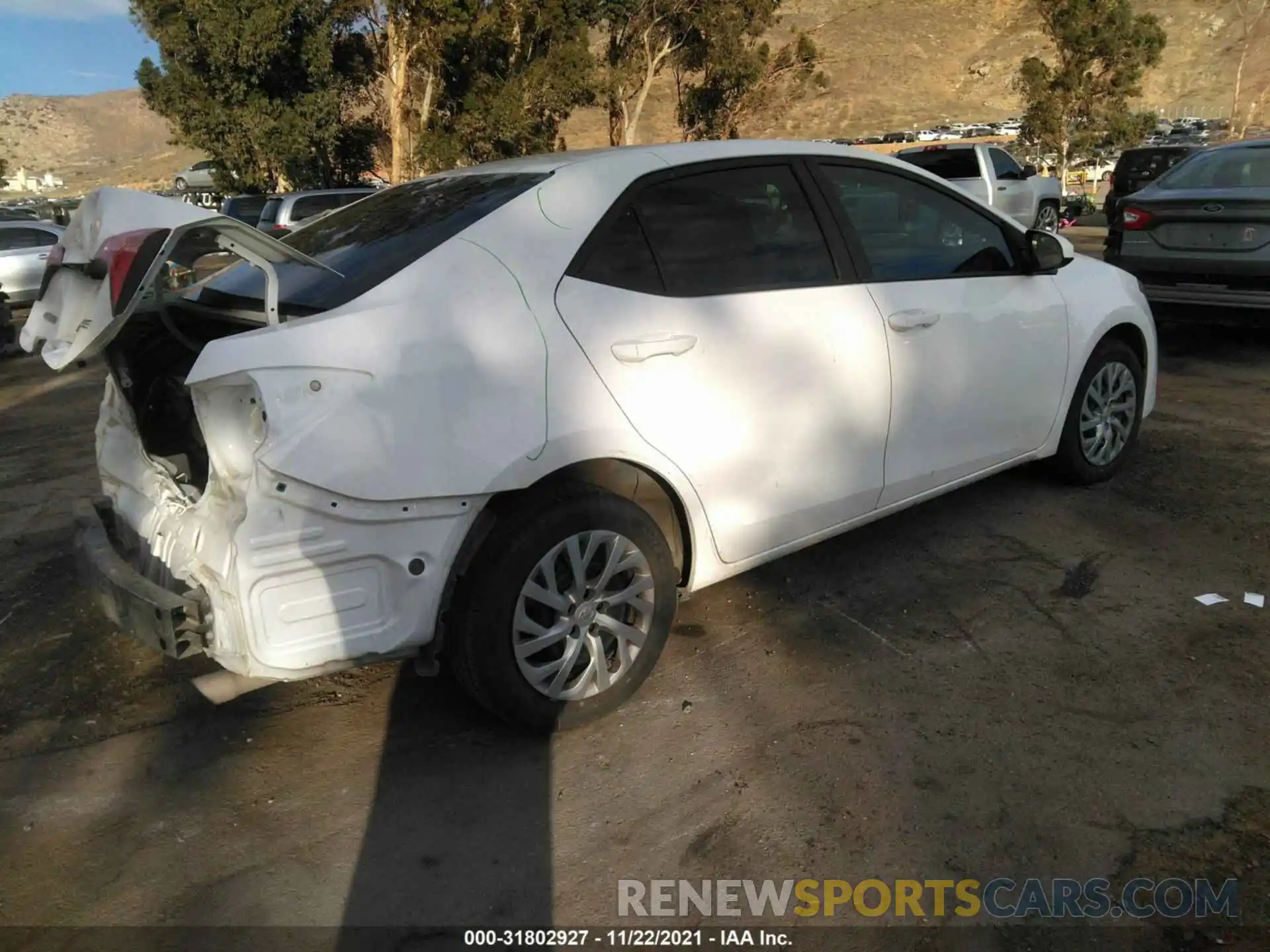 4 Photograph of a damaged car 2T1BURHE2KC137192 TOYOTA COROLLA 2019