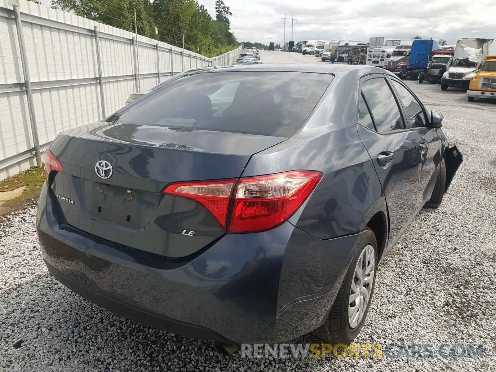 4 Photograph of a damaged car 2T1BURHE2KC138018 TOYOTA COROLLA 2019