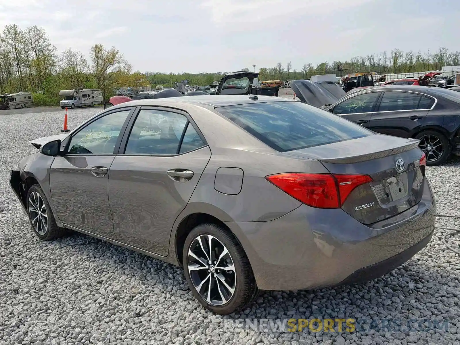 3 Photograph of a damaged car 2T1BURHE2KC138195 TOYOTA COROLLA 2019