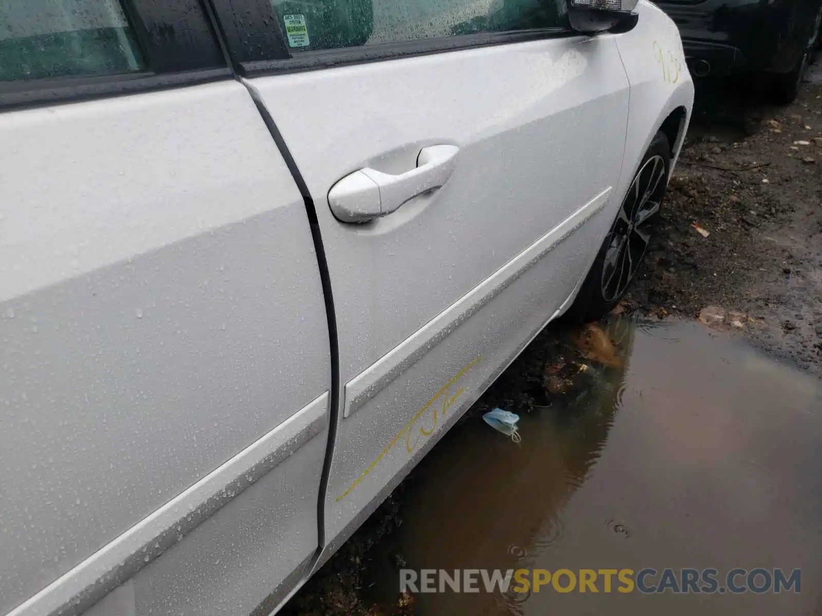 9 Photograph of a damaged car 2T1BURHE2KC138617 TOYOTA COROLLA 2019