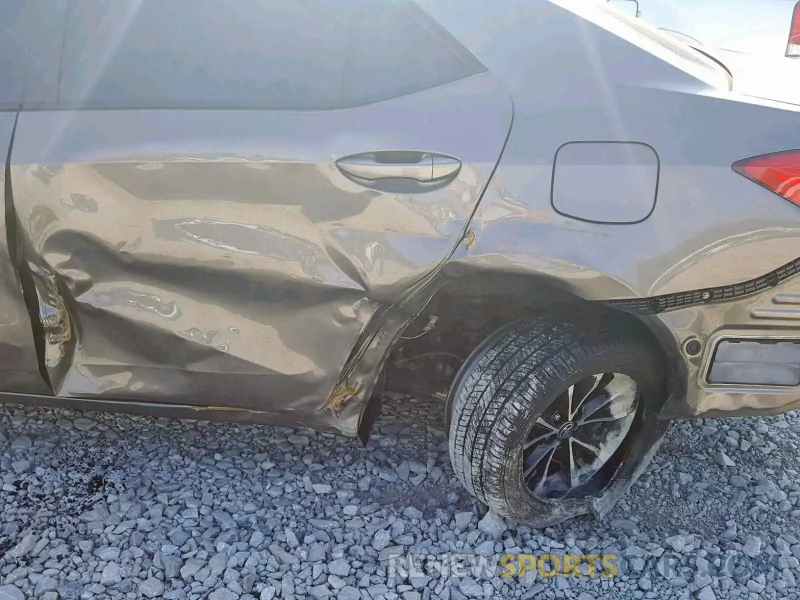 9 Photograph of a damaged car 2T1BURHE2KC140867 TOYOTA COROLLA 2019