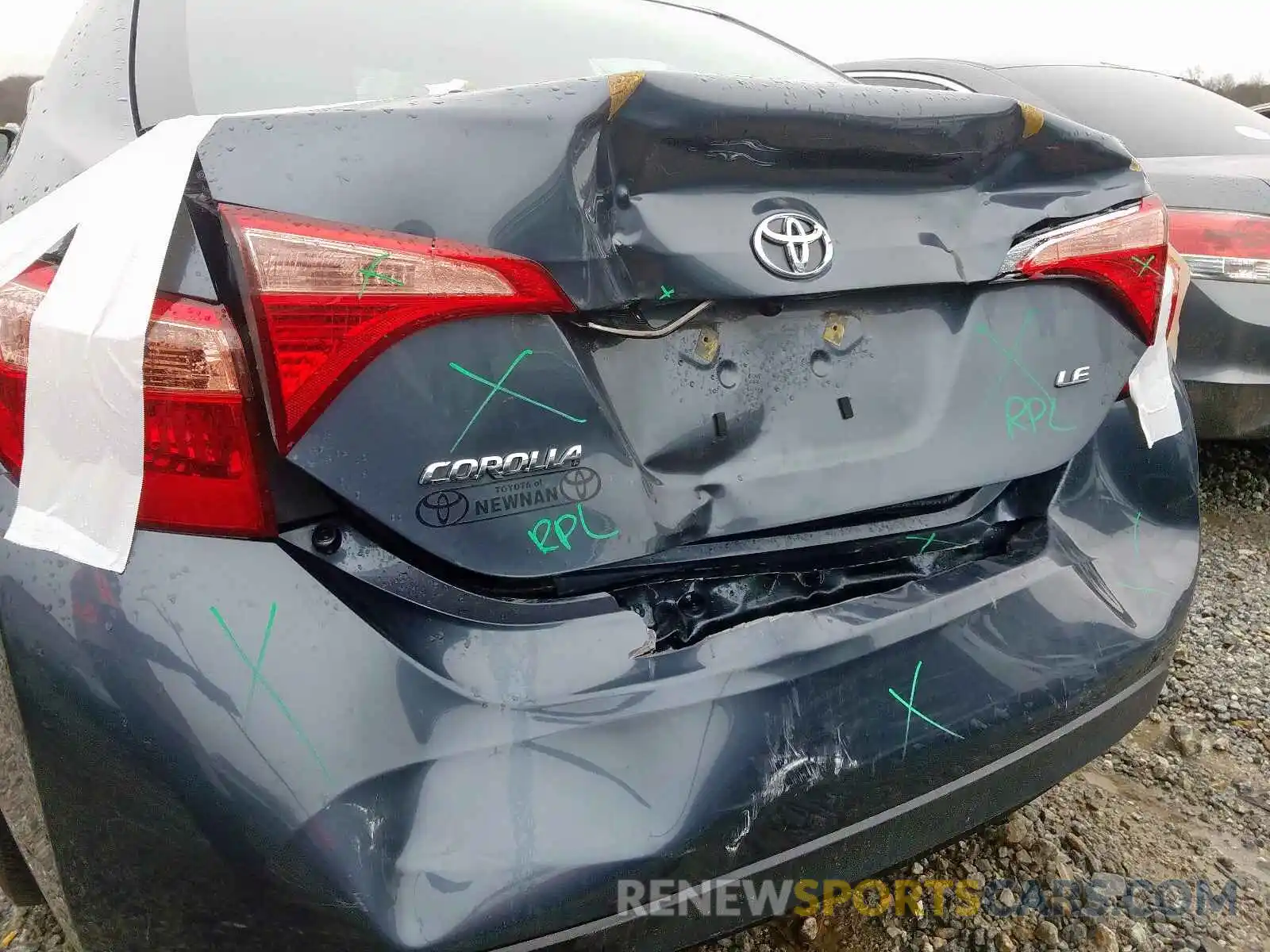 9 Photograph of a damaged car 2T1BURHE2KC143896 TOYOTA COROLLA 2019