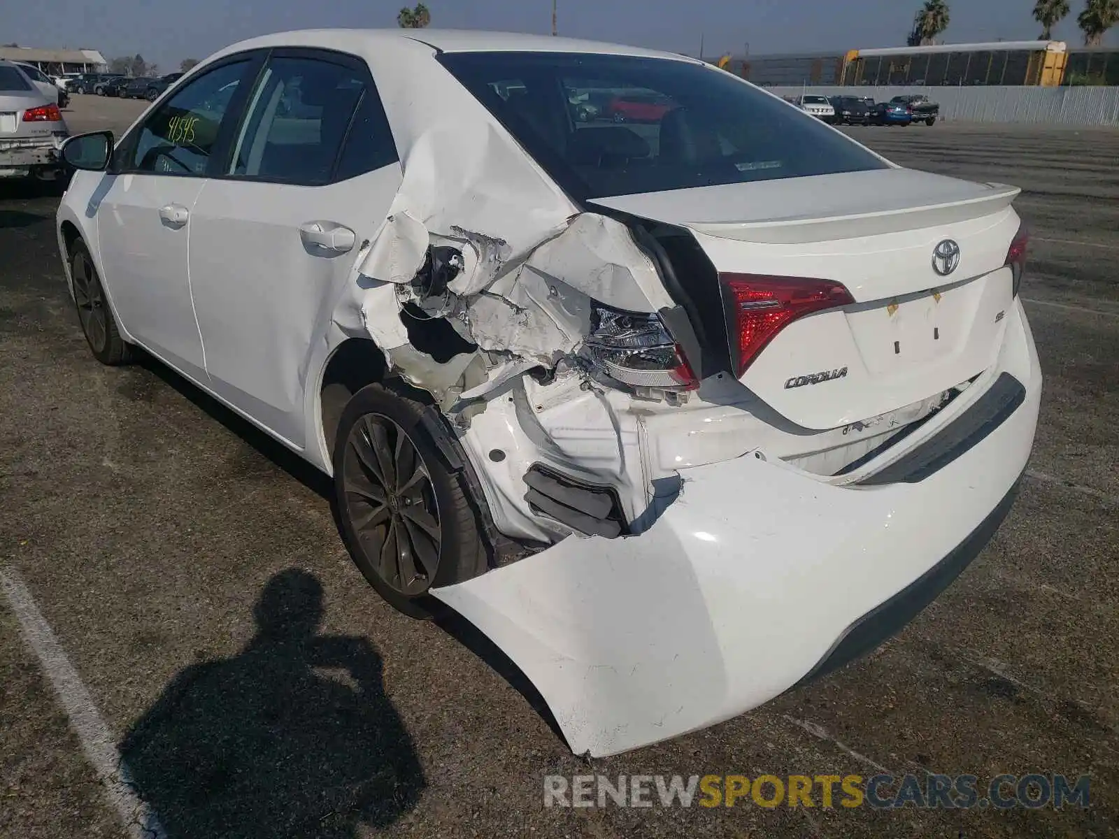 3 Photograph of a damaged car 2T1BURHE2KC144174 TOYOTA COROLLA 2019