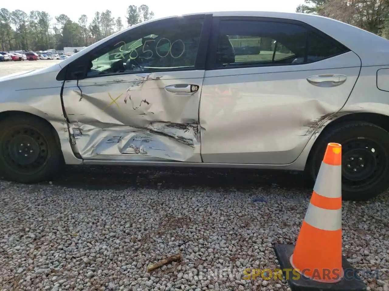 9 Photograph of a damaged car 2T1BURHE2KC145793 TOYOTA COROLLA 2019