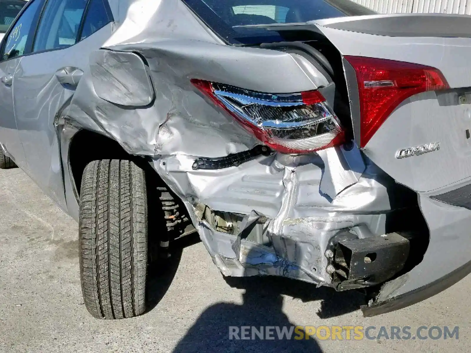 9 Photograph of a damaged car 2T1BURHE2KC146779 TOYOTA COROLLA 2019