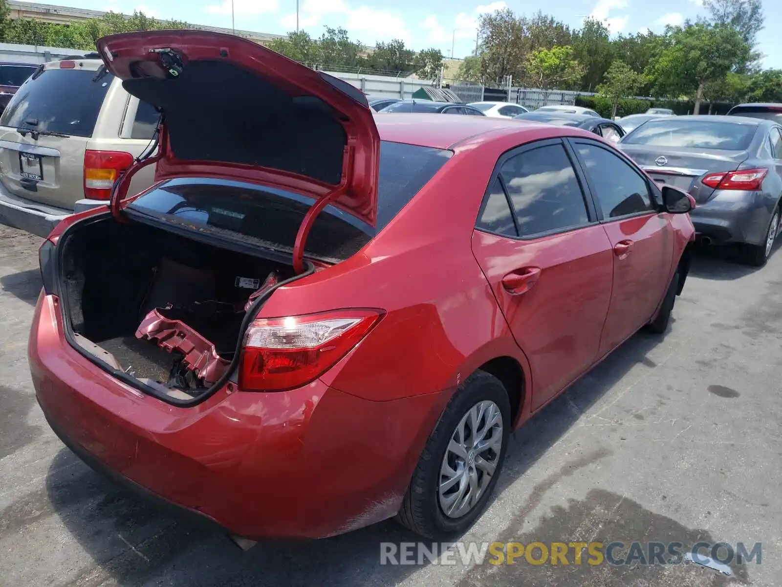 4 Photograph of a damaged car 2T1BURHE2KC147446 TOYOTA COROLLA 2019