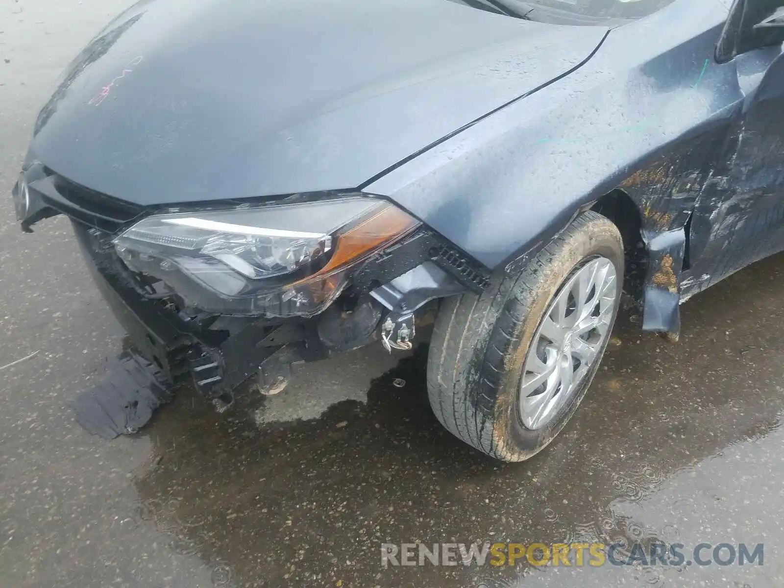 9 Photograph of a damaged car 2T1BURHE2KC147494 TOYOTA COROLLA 2019
