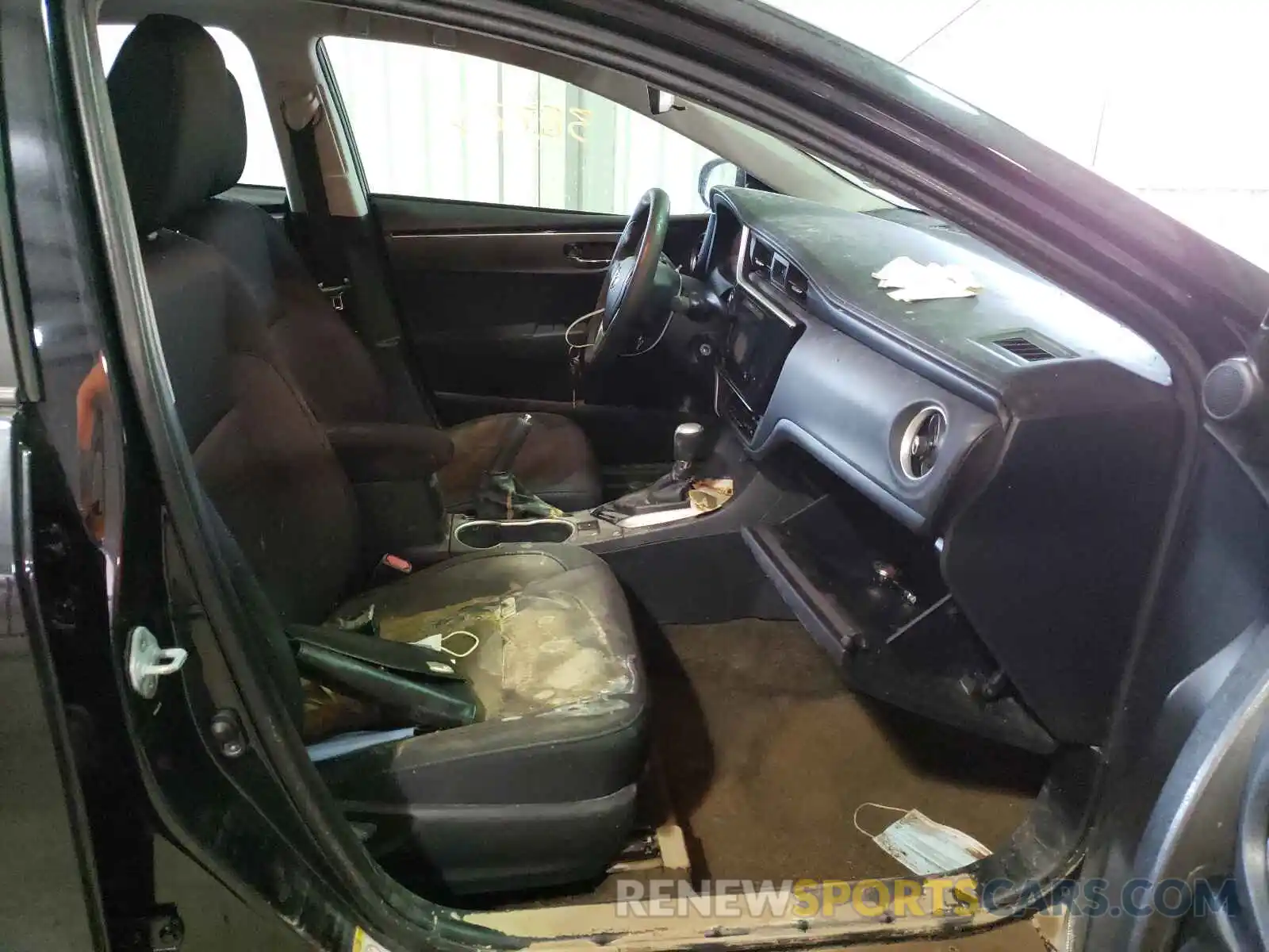 5 Photograph of a damaged car 2T1BURHE2KC147804 TOYOTA COROLLA 2019