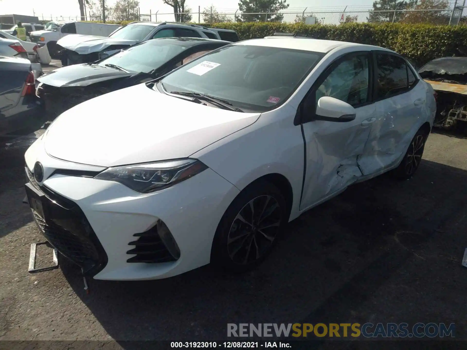 2 Photograph of a damaged car 2T1BURHE2KC147964 TOYOTA COROLLA 2019