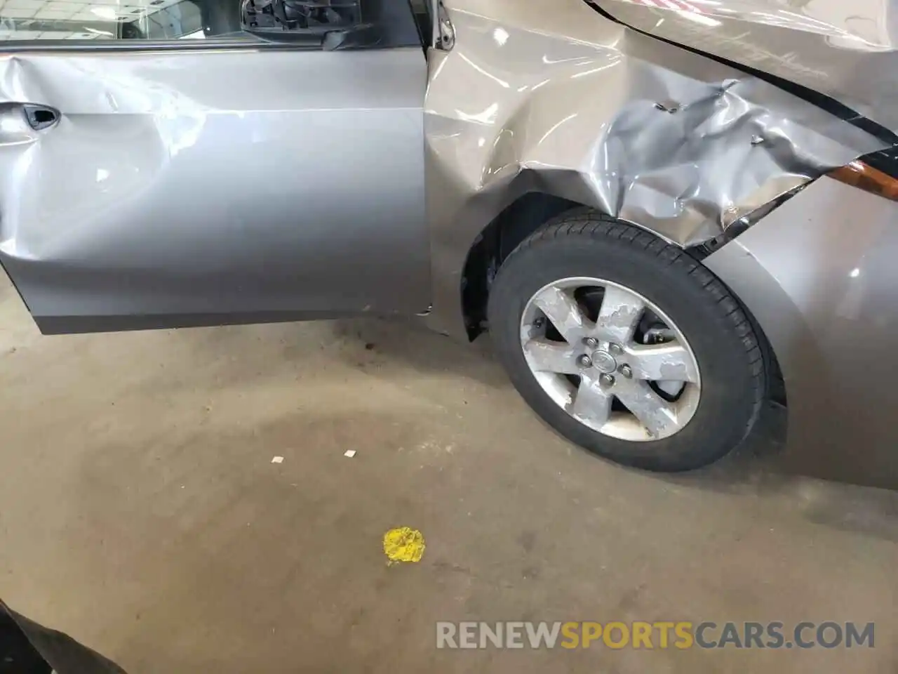 9 Photograph of a damaged car 2T1BURHE2KC148371 TOYOTA COROLLA 2019