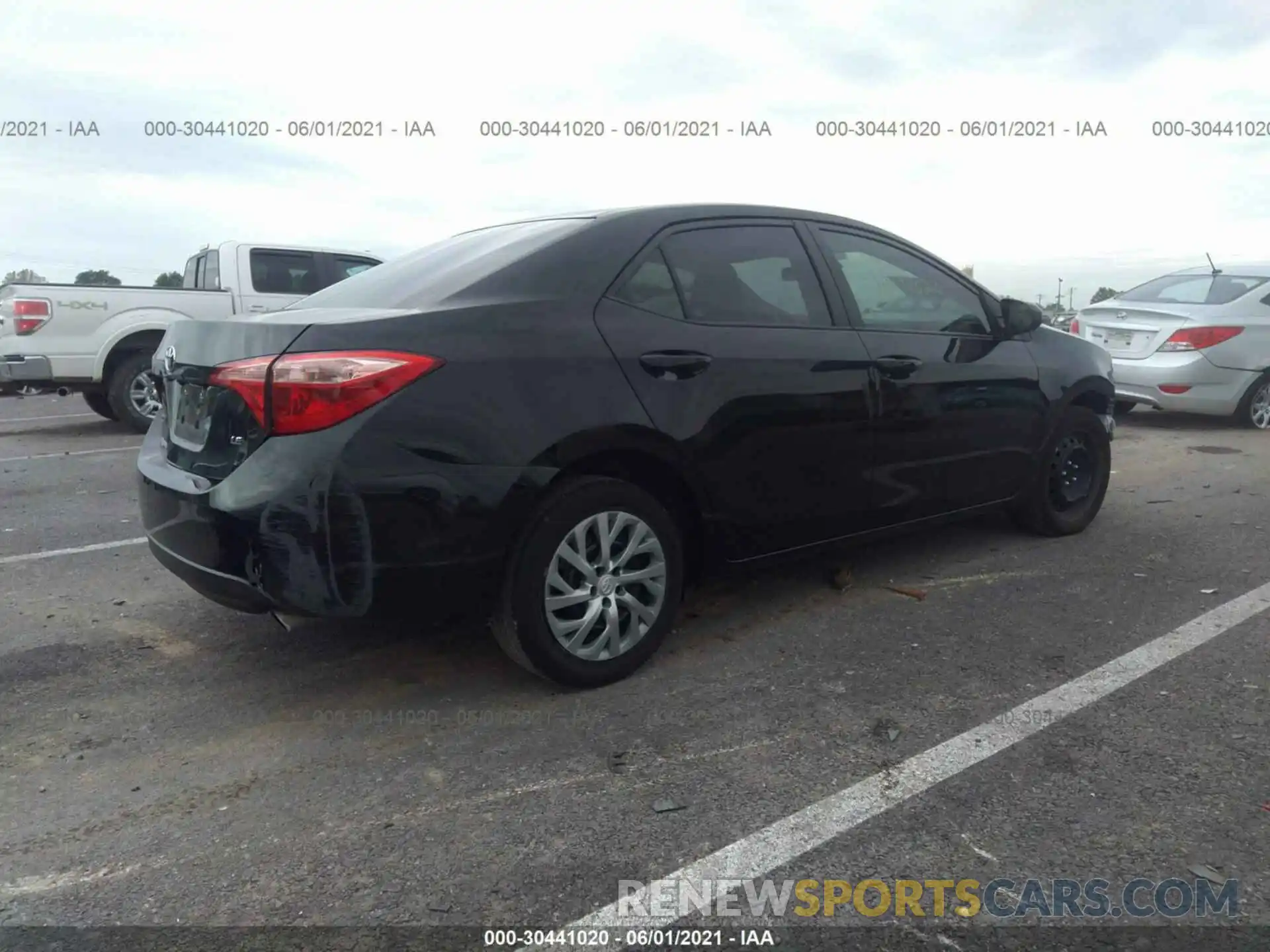 4 Photograph of a damaged car 2T1BURHE2KC149410 TOYOTA COROLLA 2019