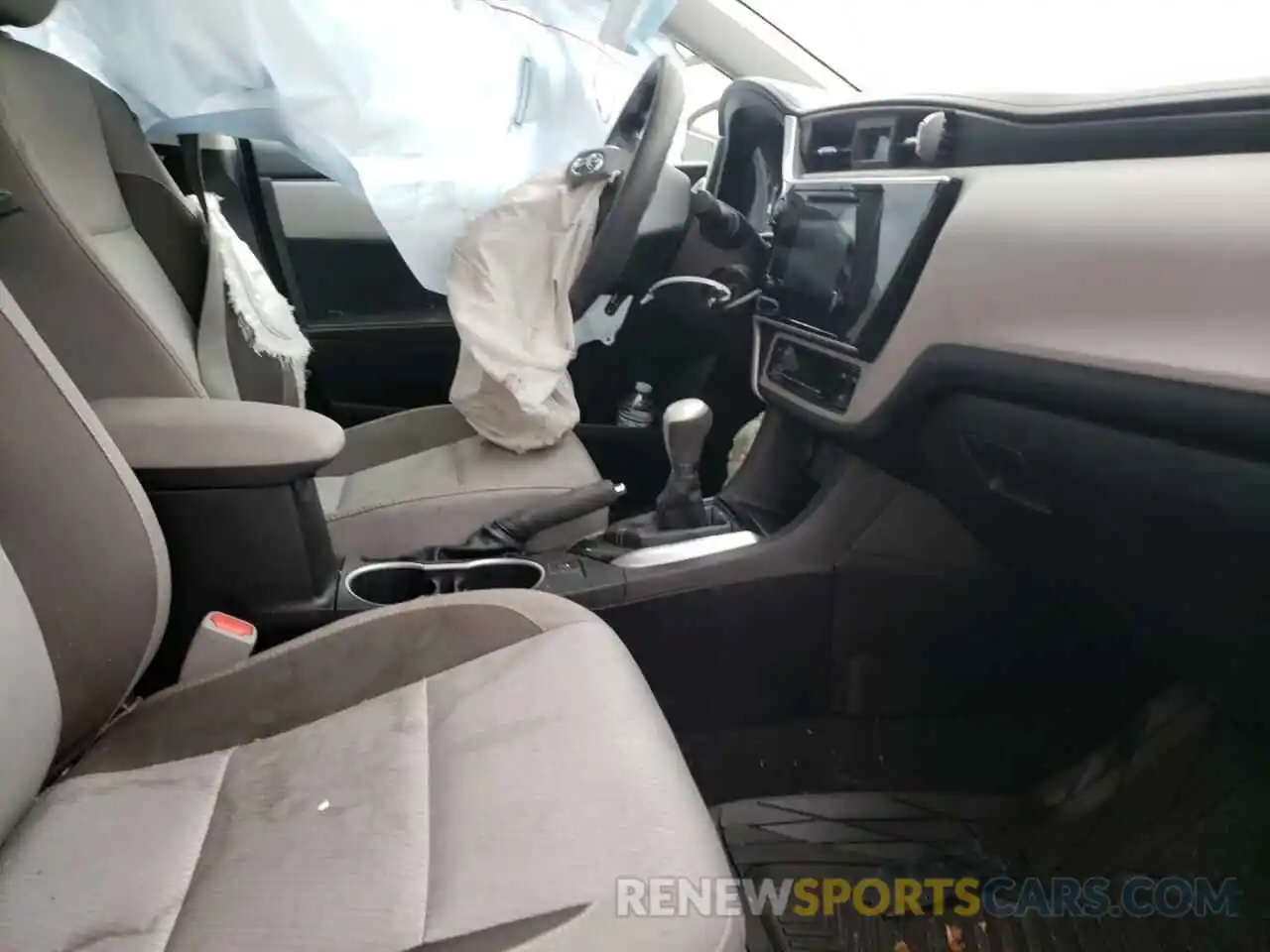 5 Photograph of a damaged car 2T1BURHE2KC149584 TOYOTA COROLLA 2019