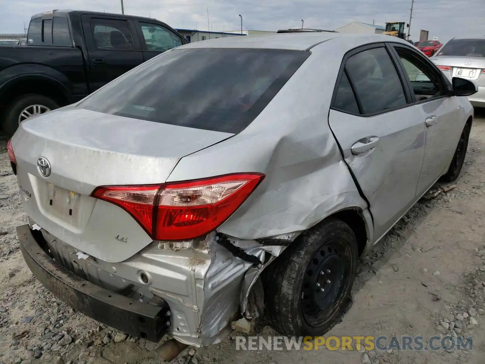 4 Photograph of a damaged car 2T1BURHE2KC152694 TOYOTA COROLLA 2019