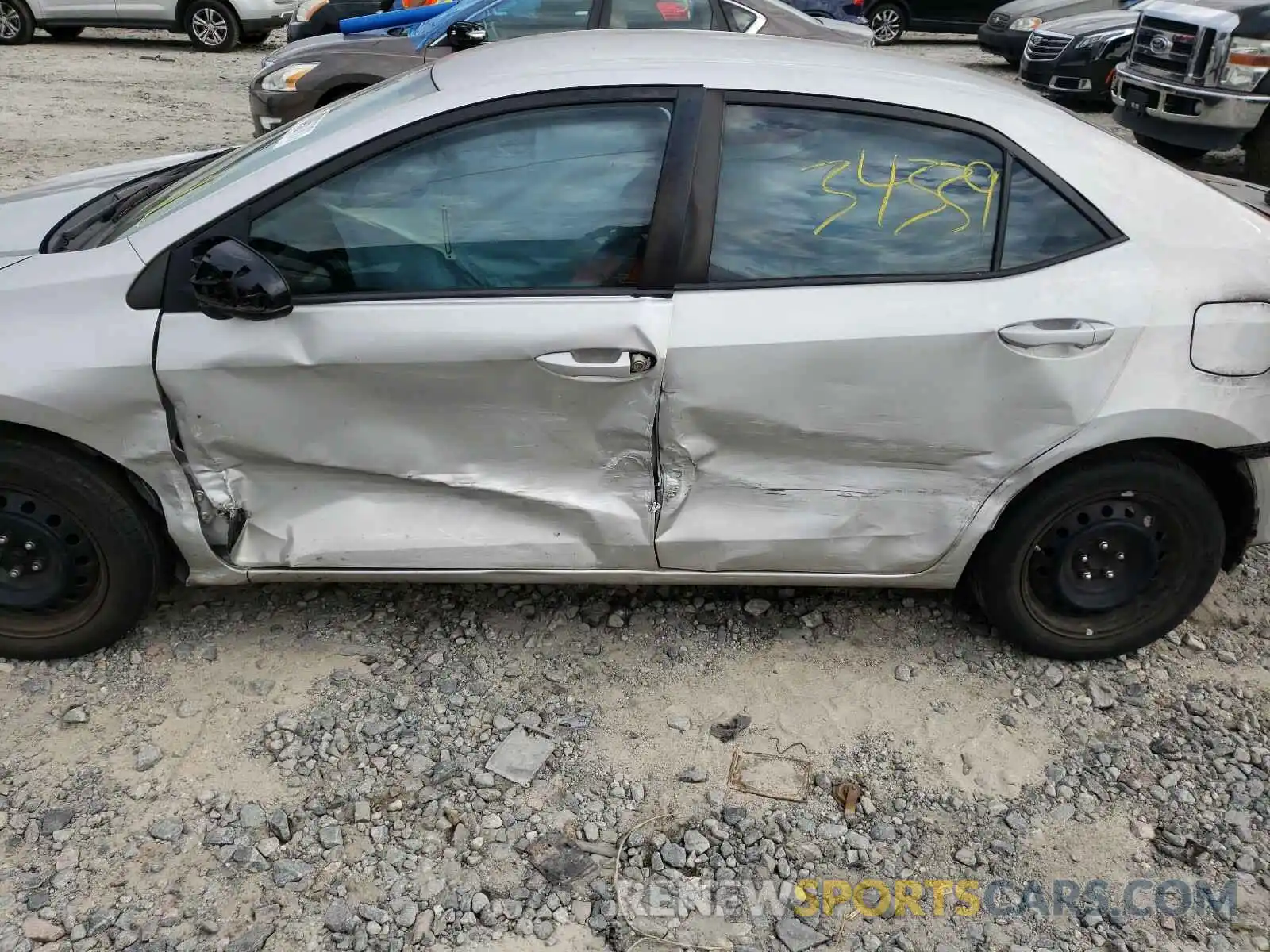 9 Photograph of a damaged car 2T1BURHE2KC152694 TOYOTA COROLLA 2019