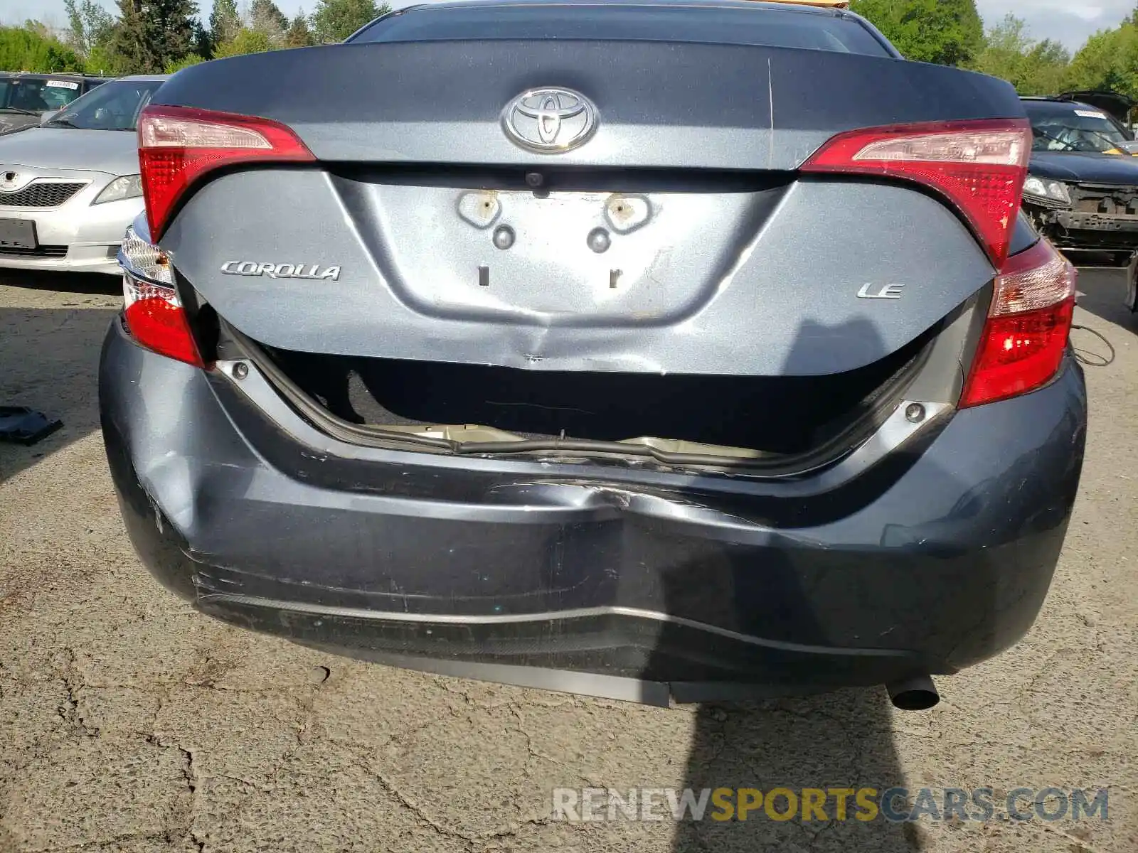 9 Photograph of a damaged car 2T1BURHE2KC152937 TOYOTA COROLLA 2019