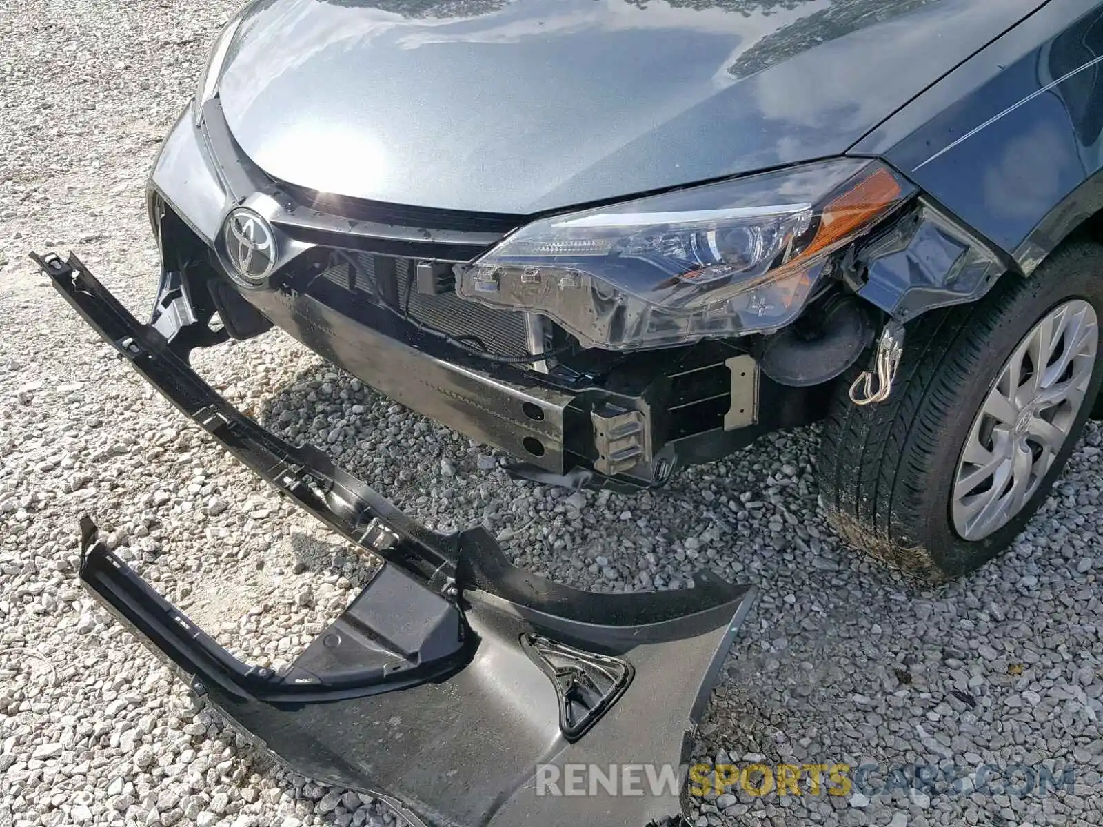 9 Photograph of a damaged car 2T1BURHE2KC154610 TOYOTA COROLLA 2019