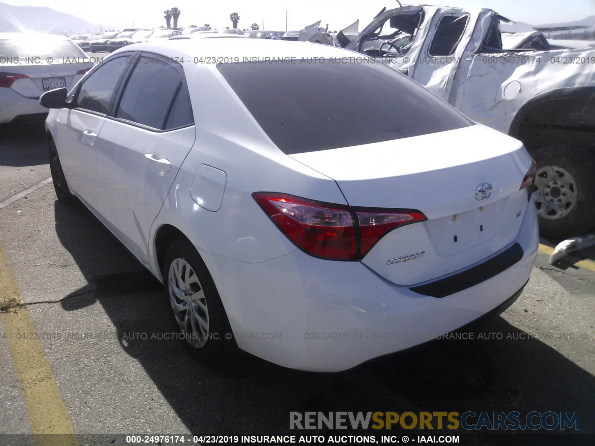 3 Photograph of a damaged car 2T1BURHE2KC156163 TOYOTA COROLLA 2019