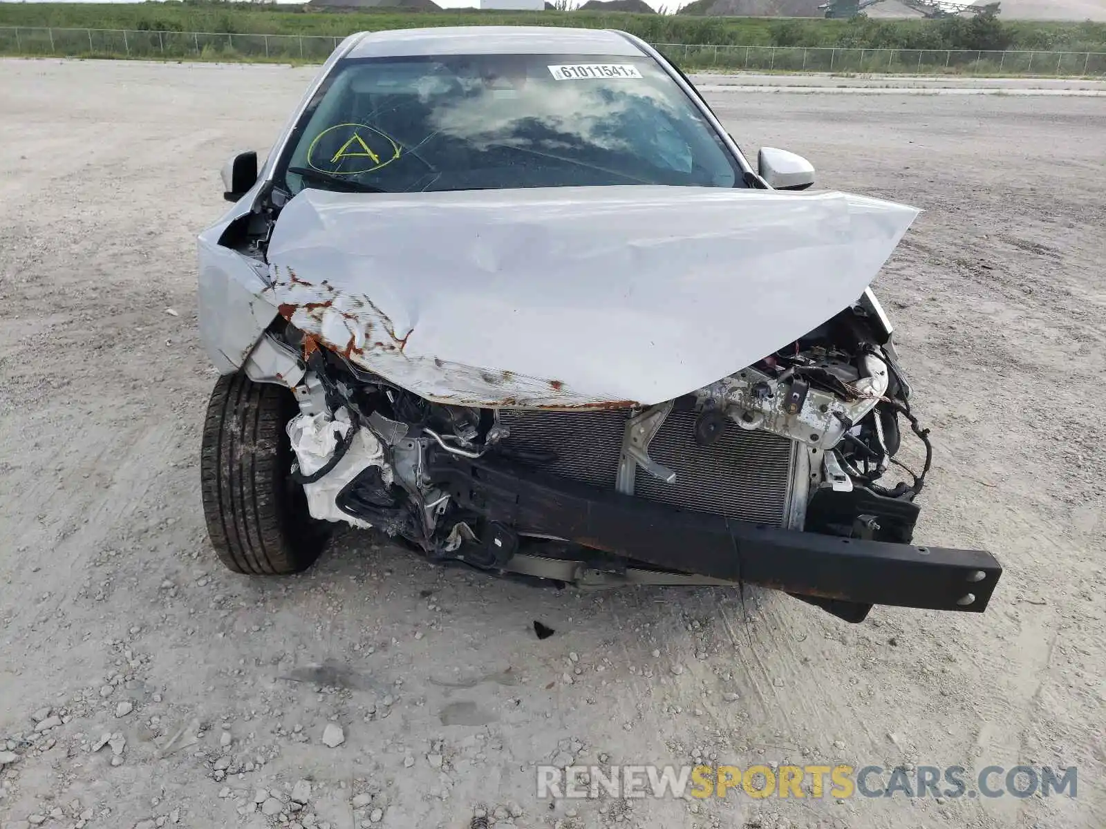 9 Photograph of a damaged car 2T1BURHE2KC156843 TOYOTA COROLLA 2019