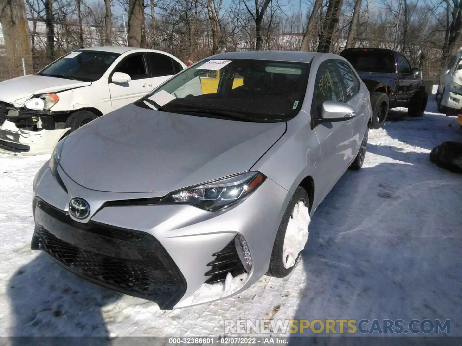 2 Photograph of a damaged car 2T1BURHE2KC157622 TOYOTA COROLLA 2019