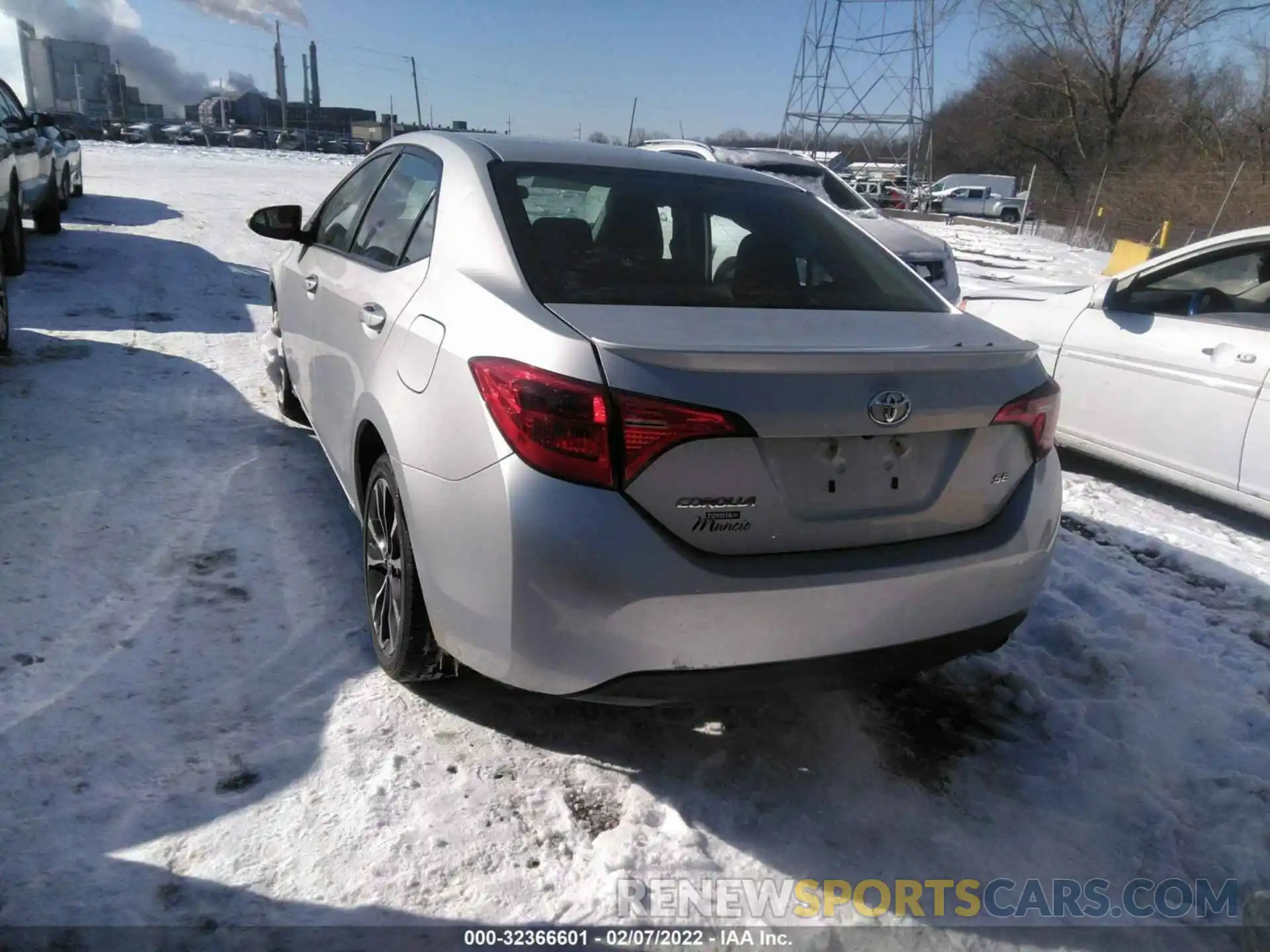 3 Photograph of a damaged car 2T1BURHE2KC157622 TOYOTA COROLLA 2019