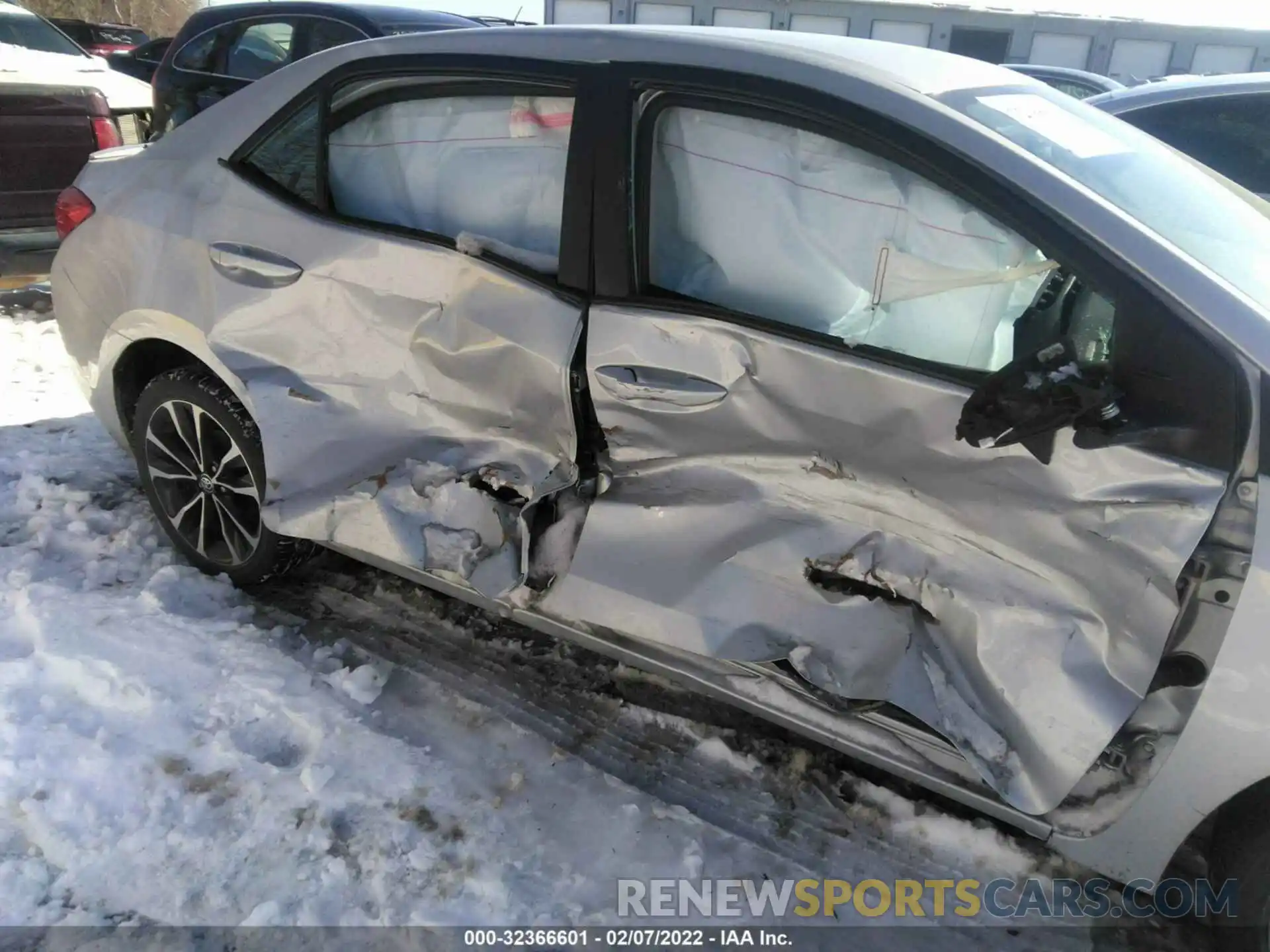 6 Photograph of a damaged car 2T1BURHE2KC157622 TOYOTA COROLLA 2019