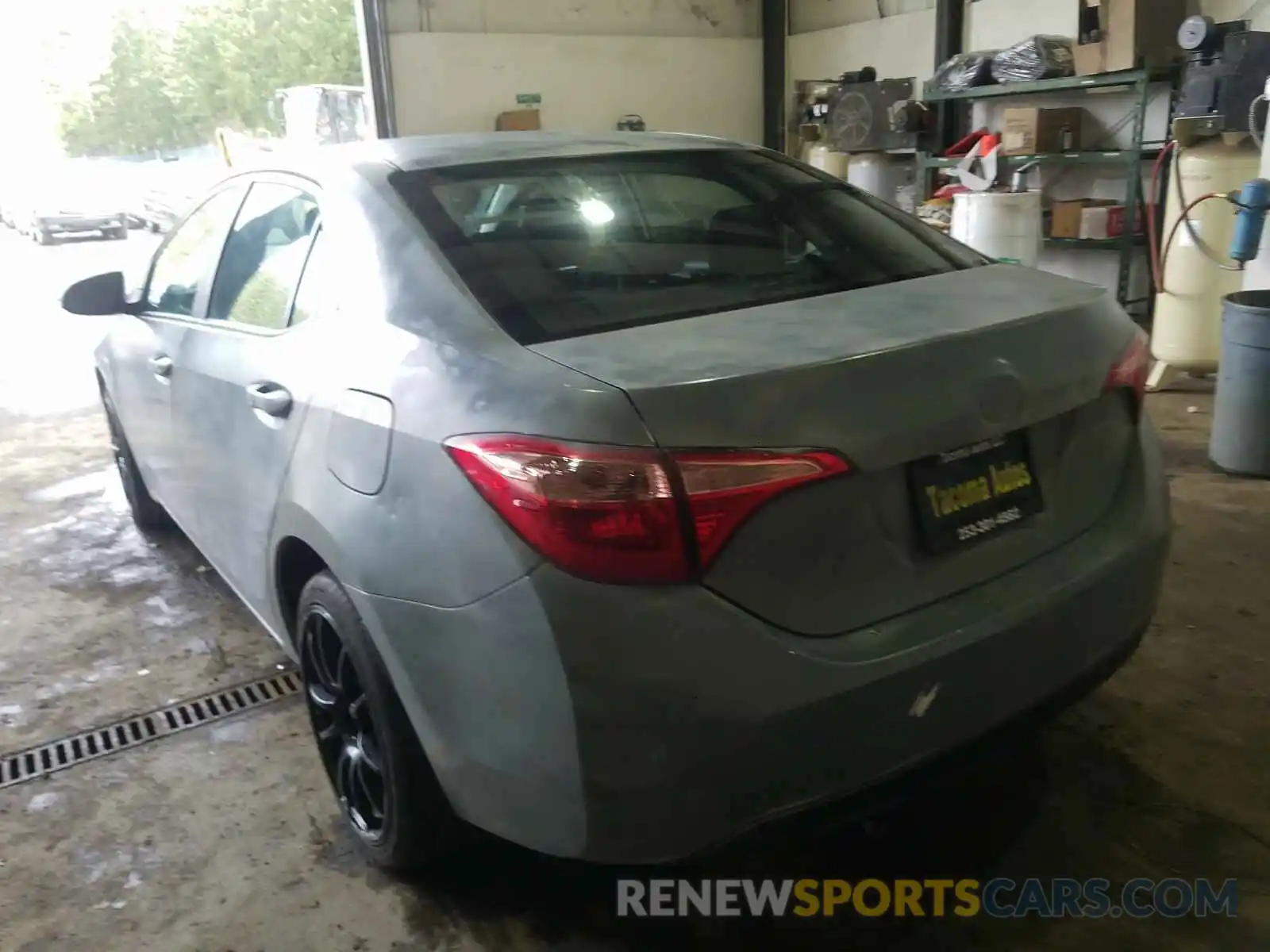 3 Photograph of a damaged car 2T1BURHE2KC157846 TOYOTA COROLLA 2019