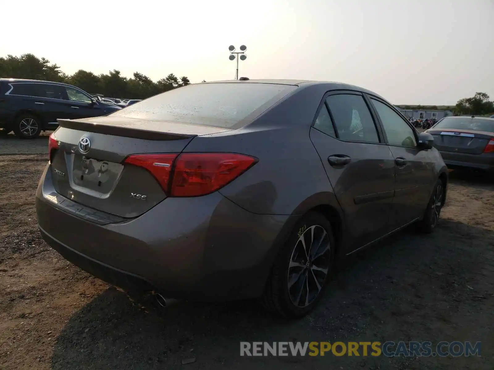 4 Photograph of a damaged car 2T1BURHE2KC158530 TOYOTA COROLLA 2019