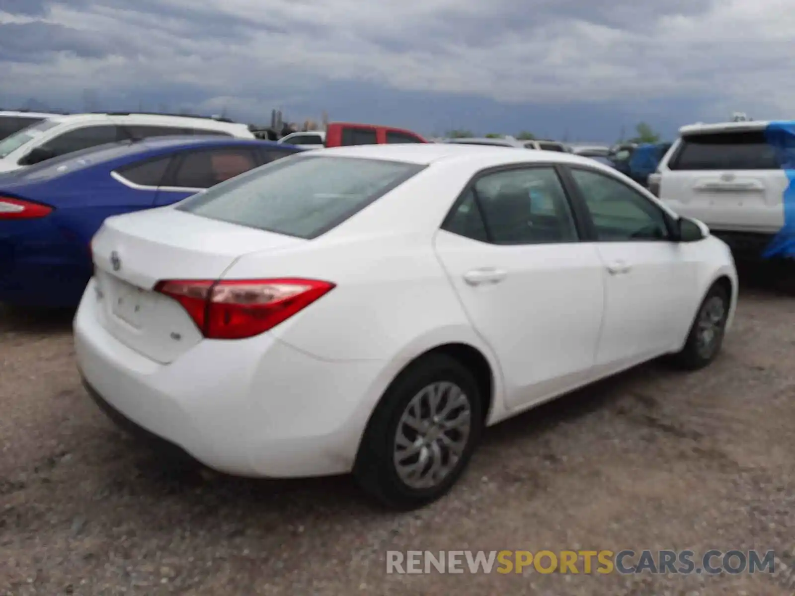 4 Photograph of a damaged car 2T1BURHE2KC158673 TOYOTA COROLLA 2019