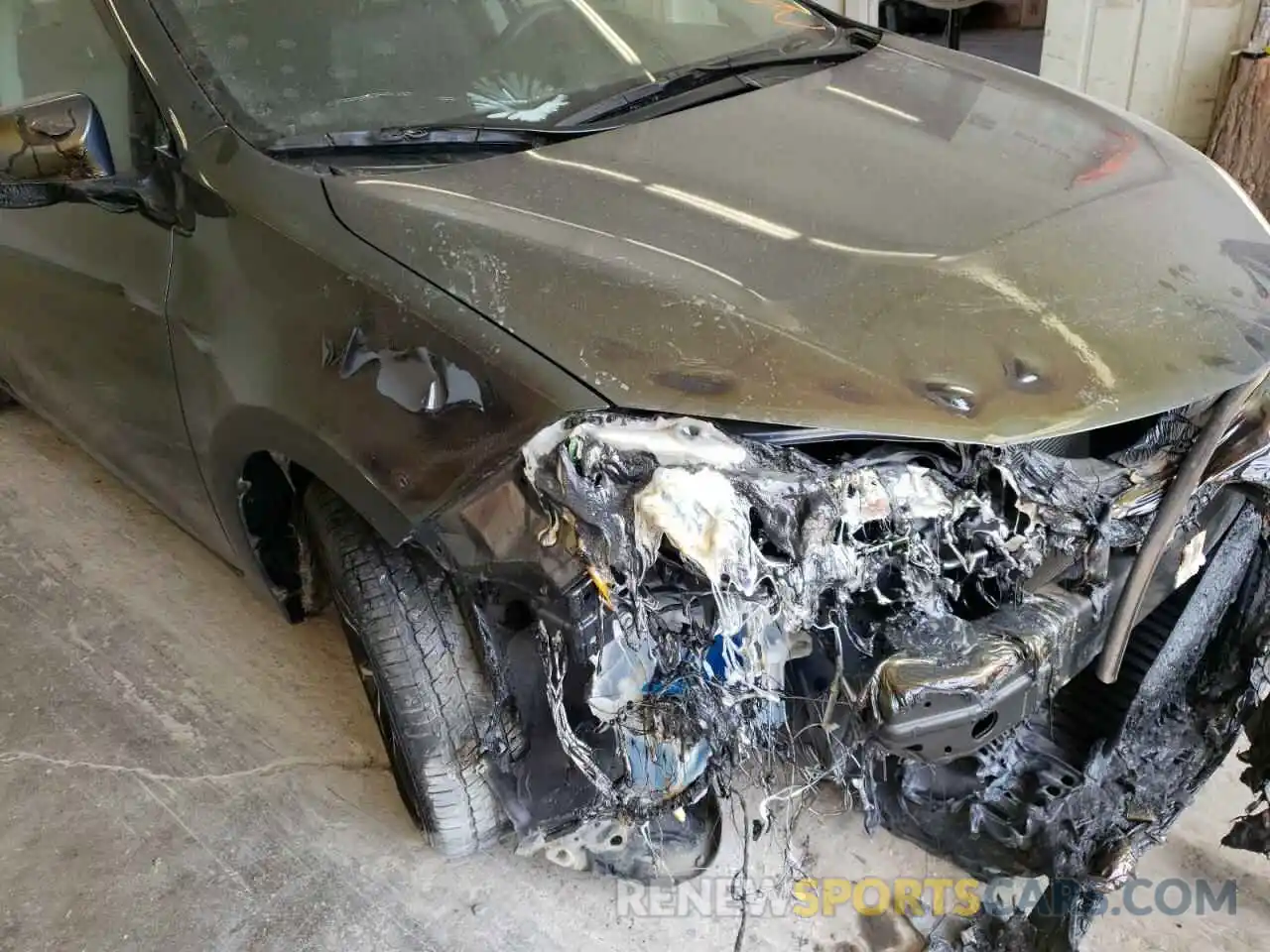 9 Photograph of a damaged car 2T1BURHE2KC159953 TOYOTA COROLLA 2019