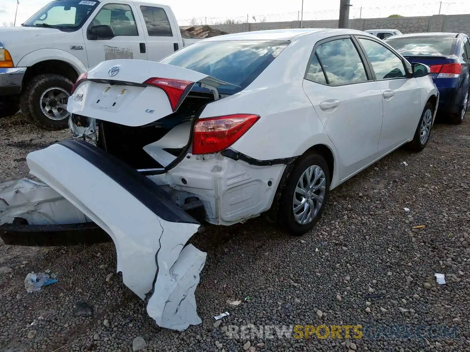 4 Photograph of a damaged car 2T1BURHE2KC161136 TOYOTA COROLLA 2019