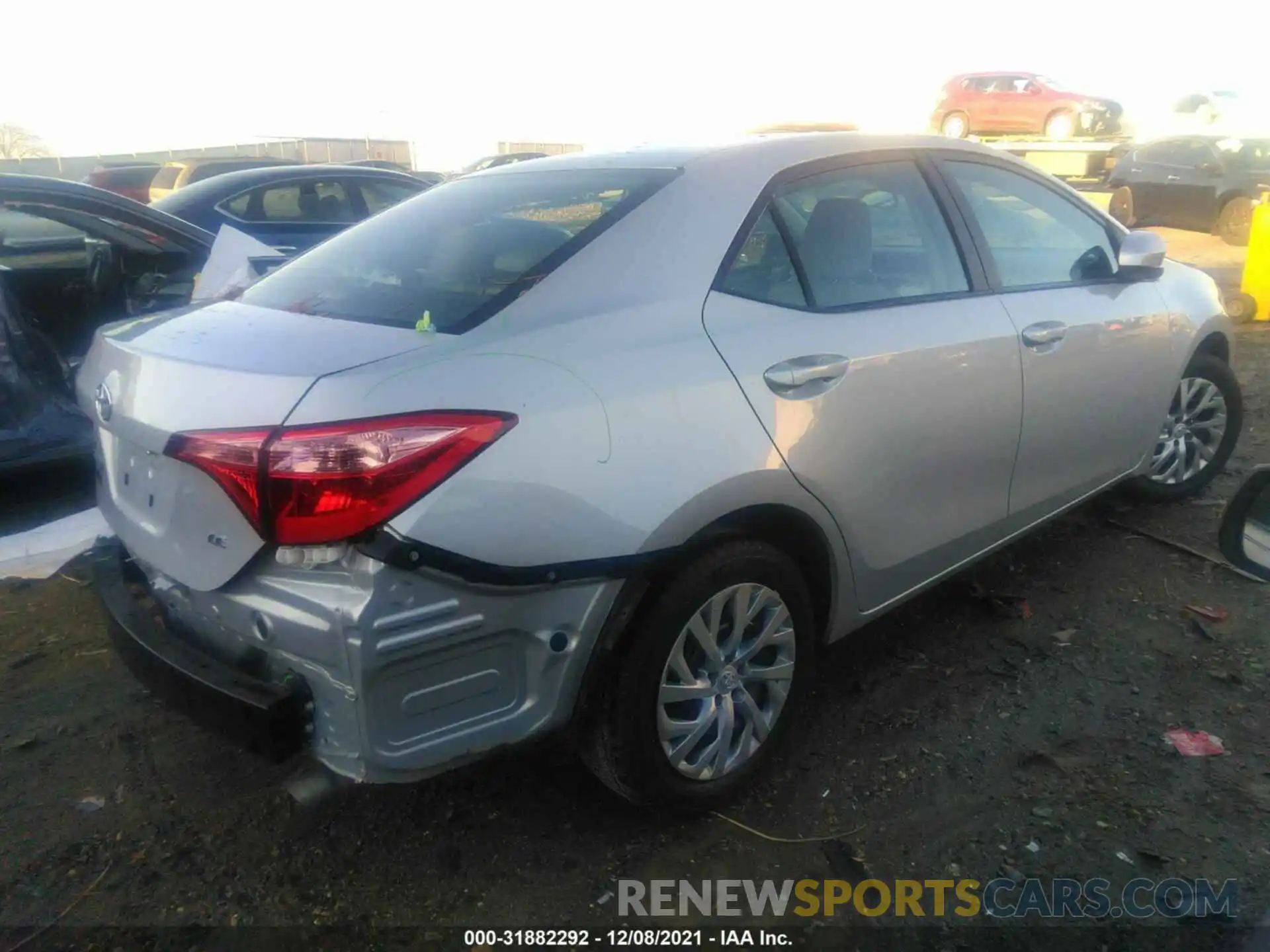 4 Photograph of a damaged car 2T1BURHE2KC162206 TOYOTA COROLLA 2019