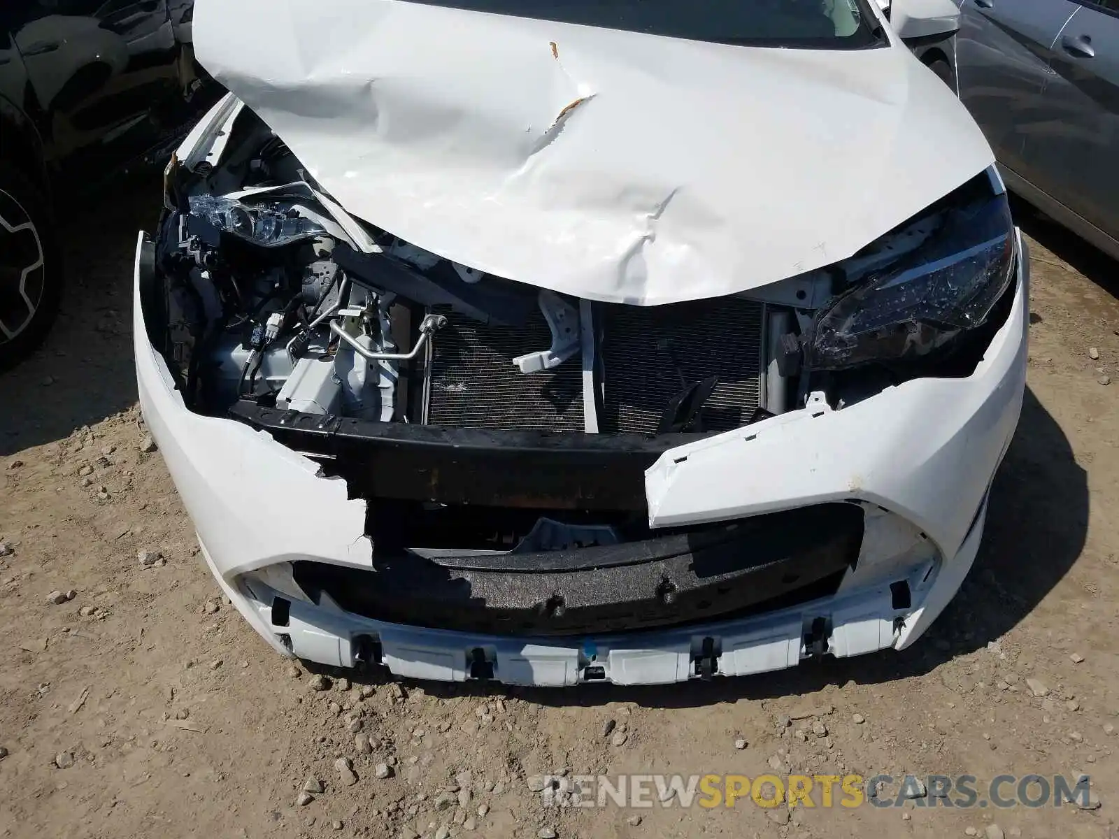 9 Photograph of a damaged car 2T1BURHE2KC164005 TOYOTA COROLLA 2019