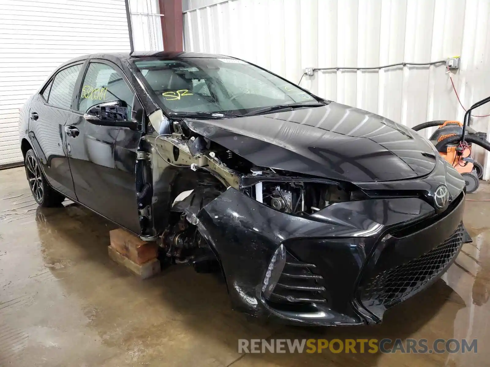 1 Photograph of a damaged car 2T1BURHE2KC164702 TOYOTA COROLLA 2019