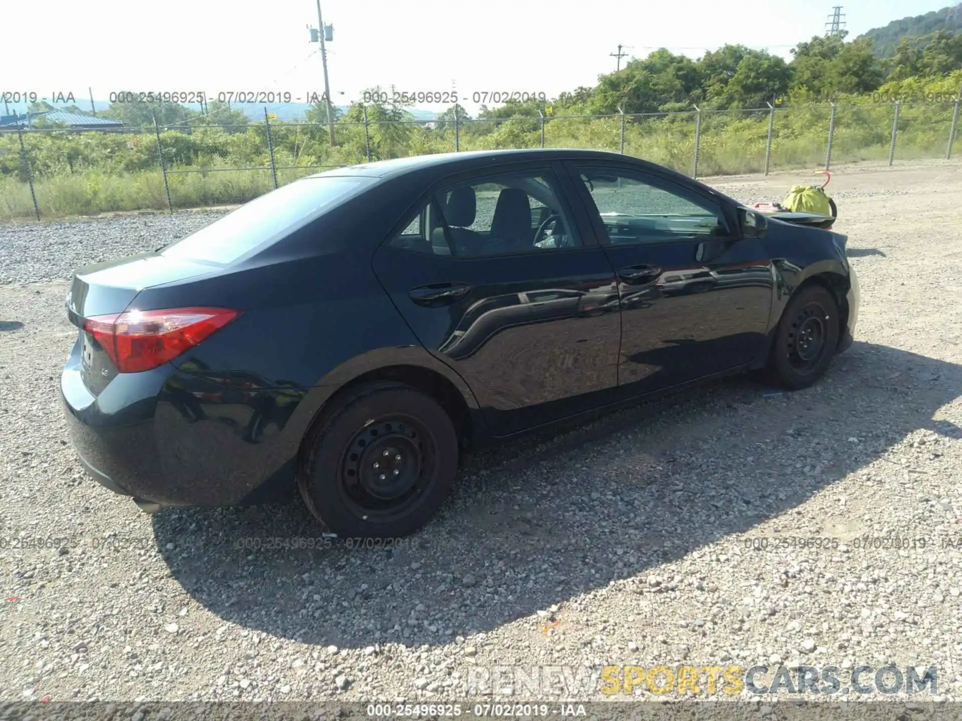 4 Photograph of a damaged car 2T1BURHE2KC165140 TOYOTA COROLLA 2019