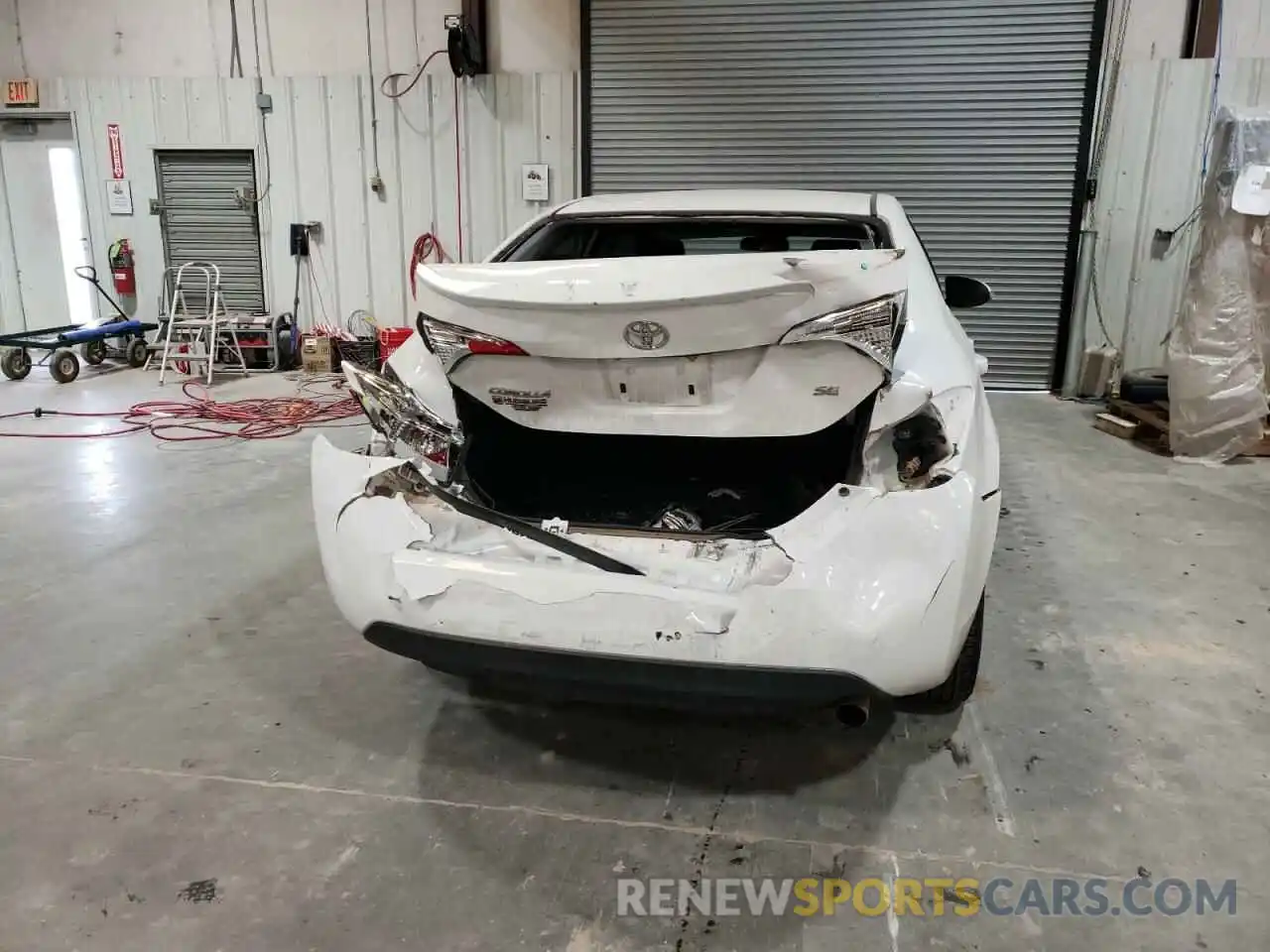 9 Photograph of a damaged car 2T1BURHE2KC169639 TOYOTA COROLLA 2019