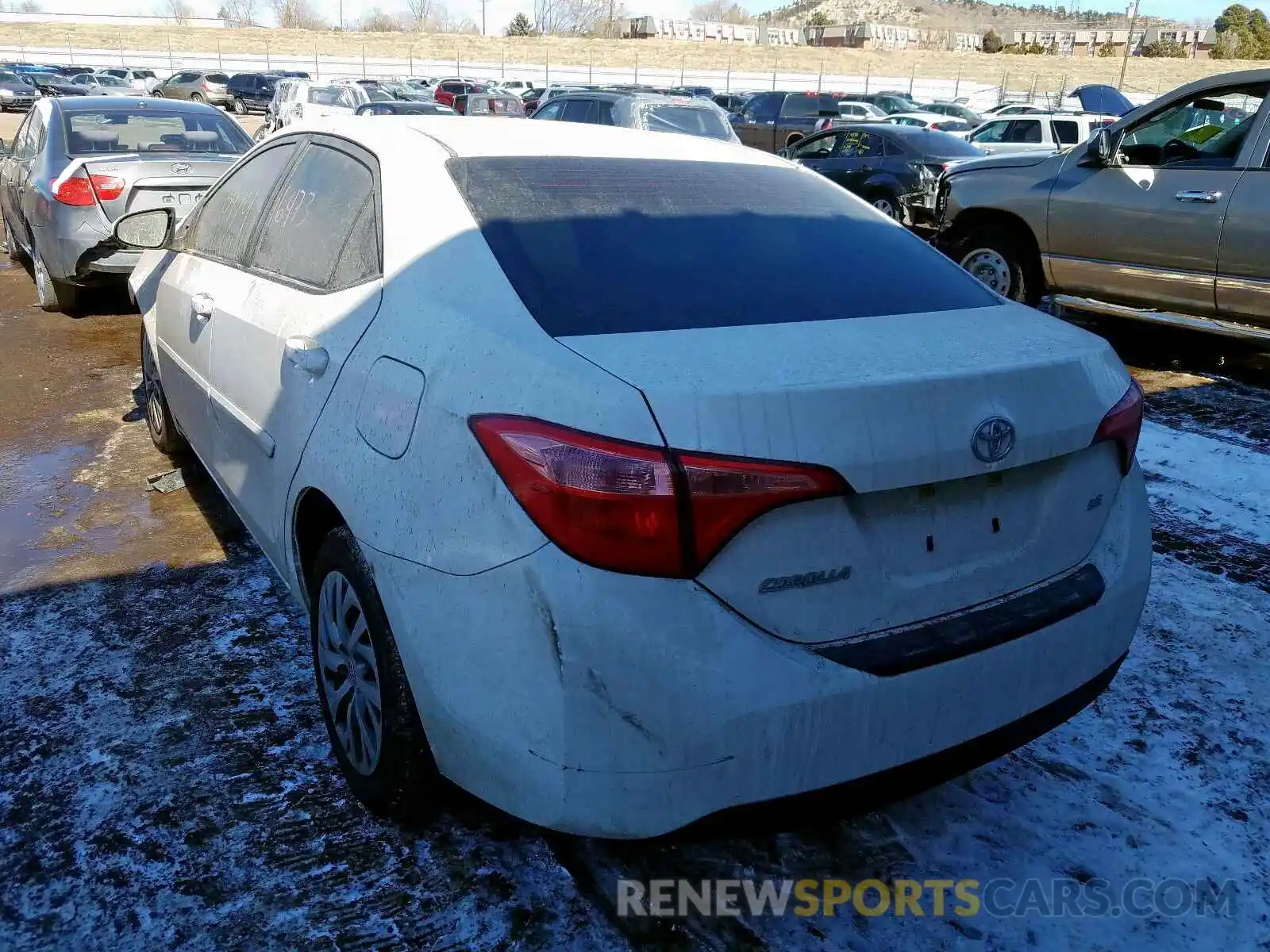 3 Photograph of a damaged car 2T1BURHE2KC171410 TOYOTA COROLLA 2019