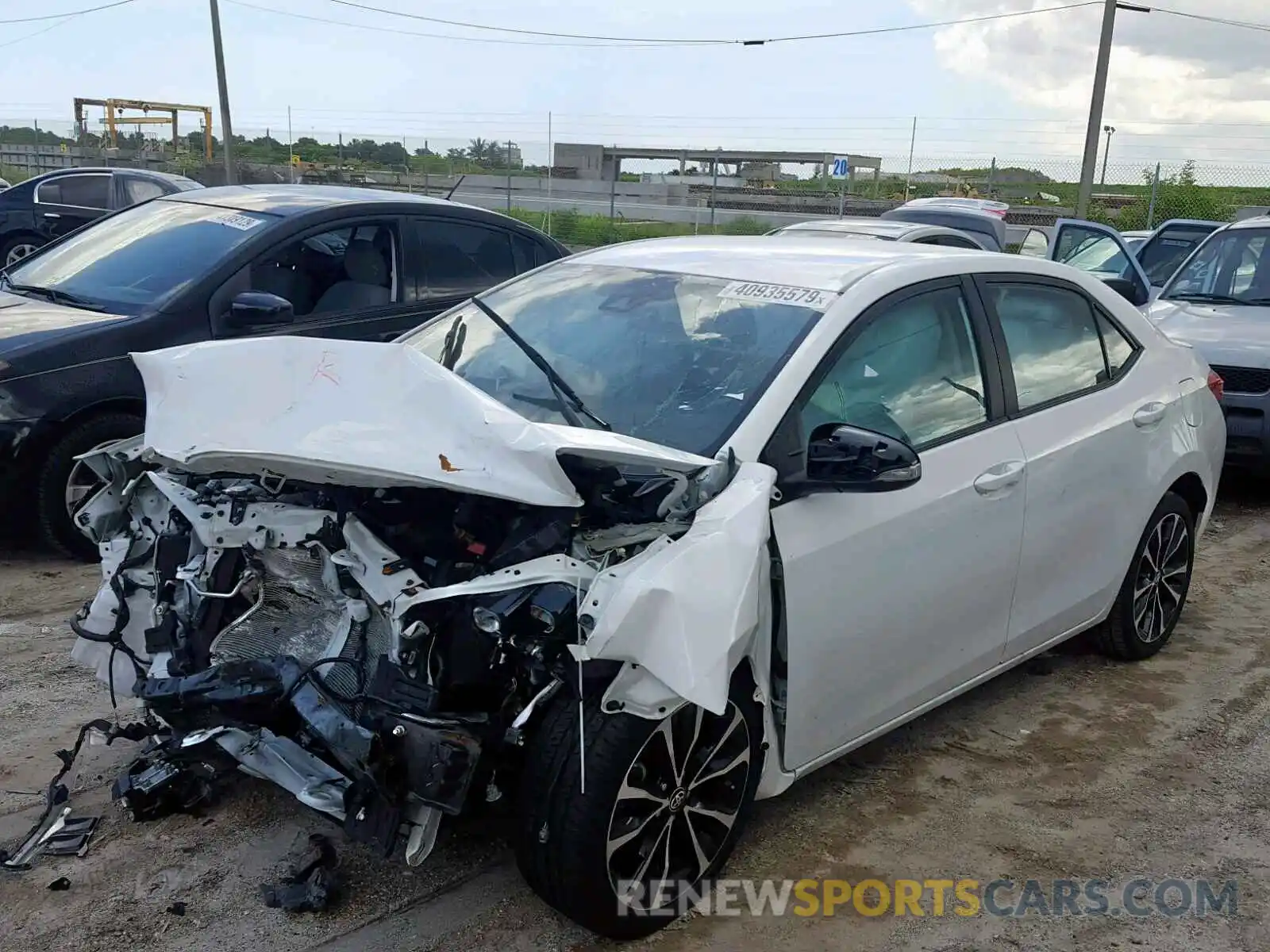 2 Photograph of a damaged car 2T1BURHE2KC171942 TOYOTA COROLLA 2019