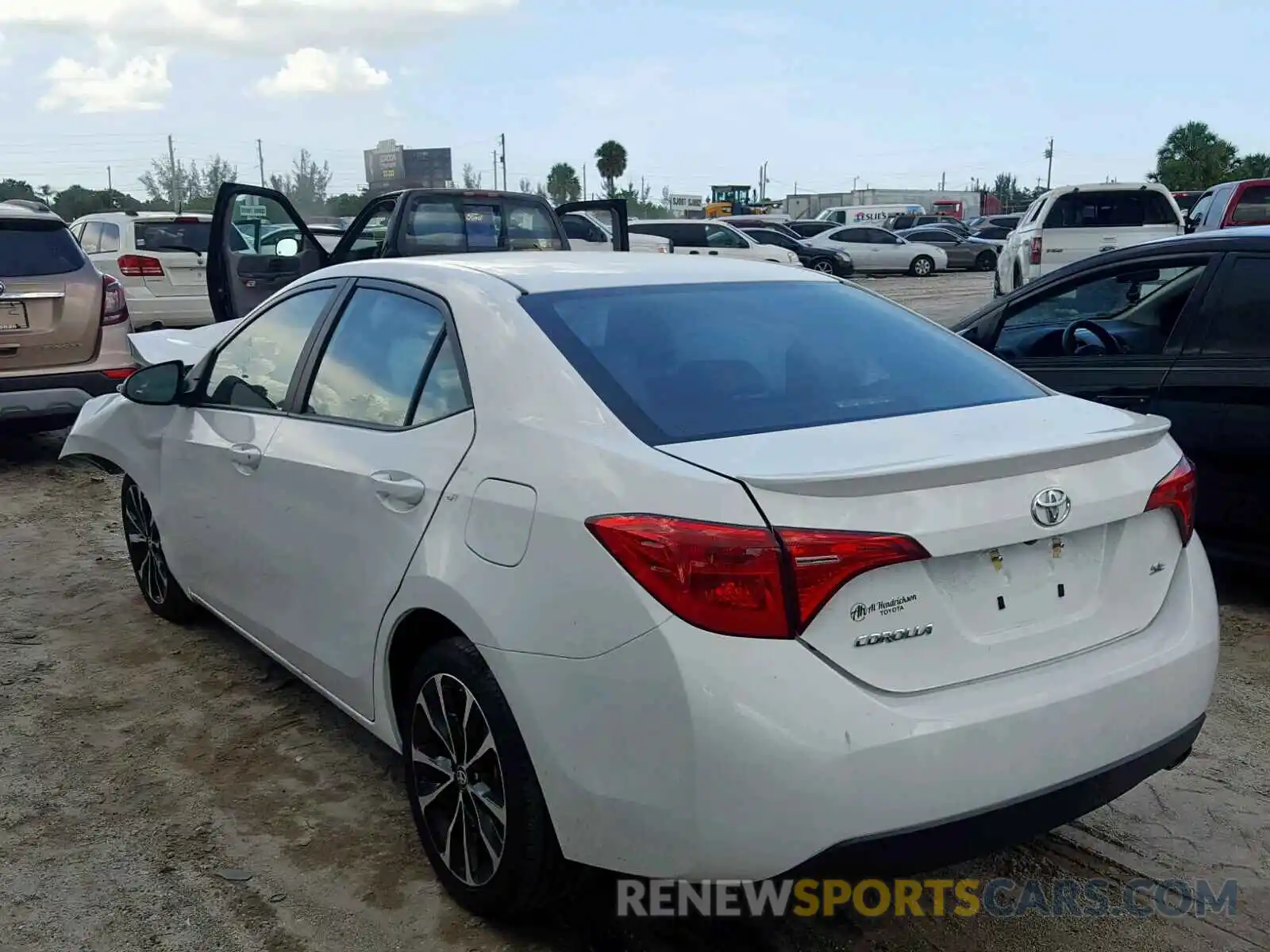 3 Photograph of a damaged car 2T1BURHE2KC171942 TOYOTA COROLLA 2019