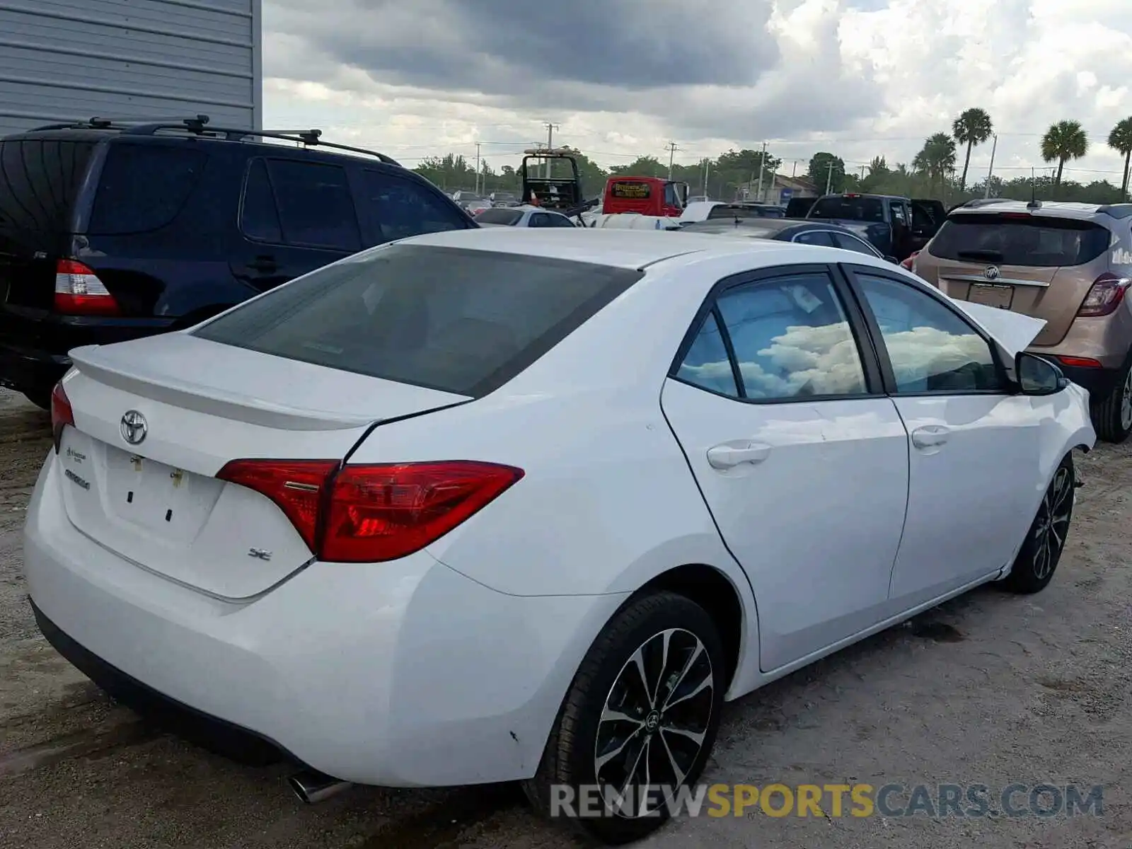 4 Photograph of a damaged car 2T1BURHE2KC171942 TOYOTA COROLLA 2019